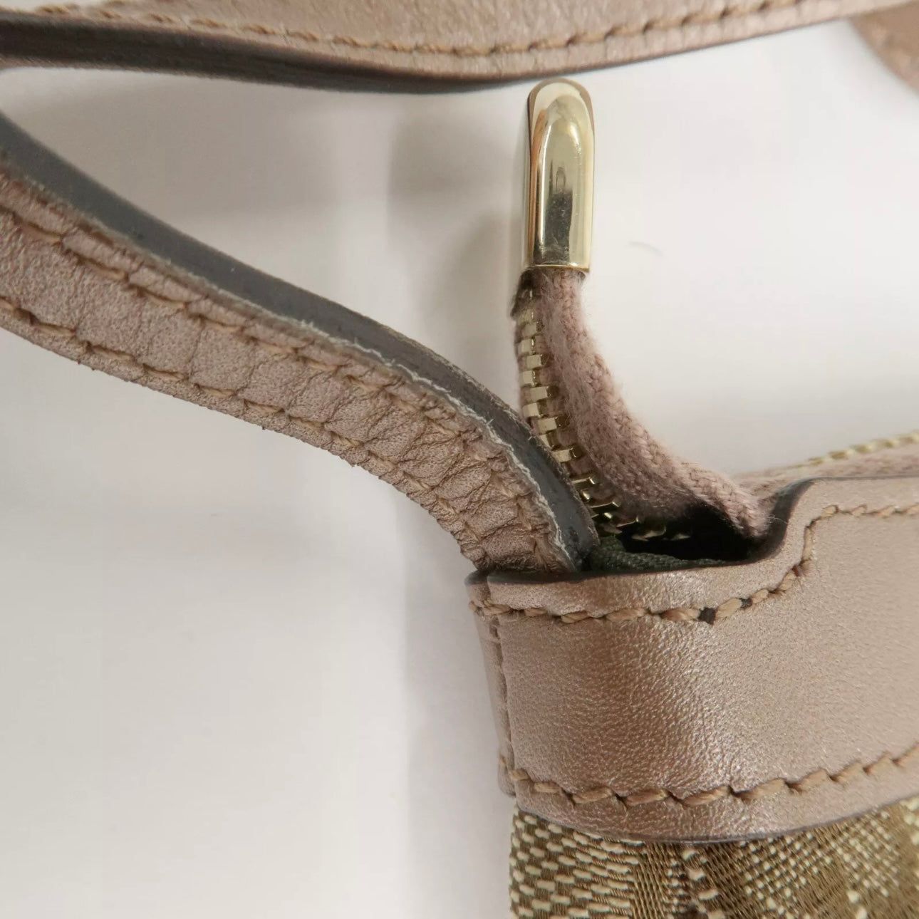 GUCCI Lovely GG Shoulder Bag