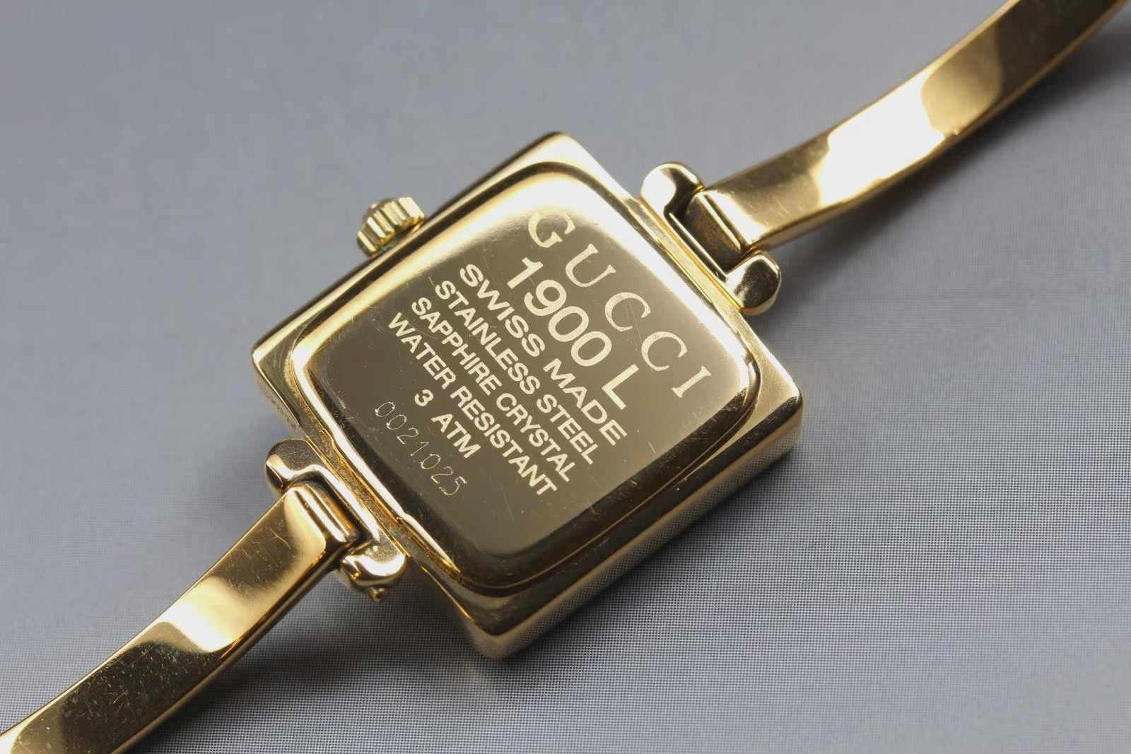 Gucci 1900L Wristwatch - Gold, Stainless Steel
