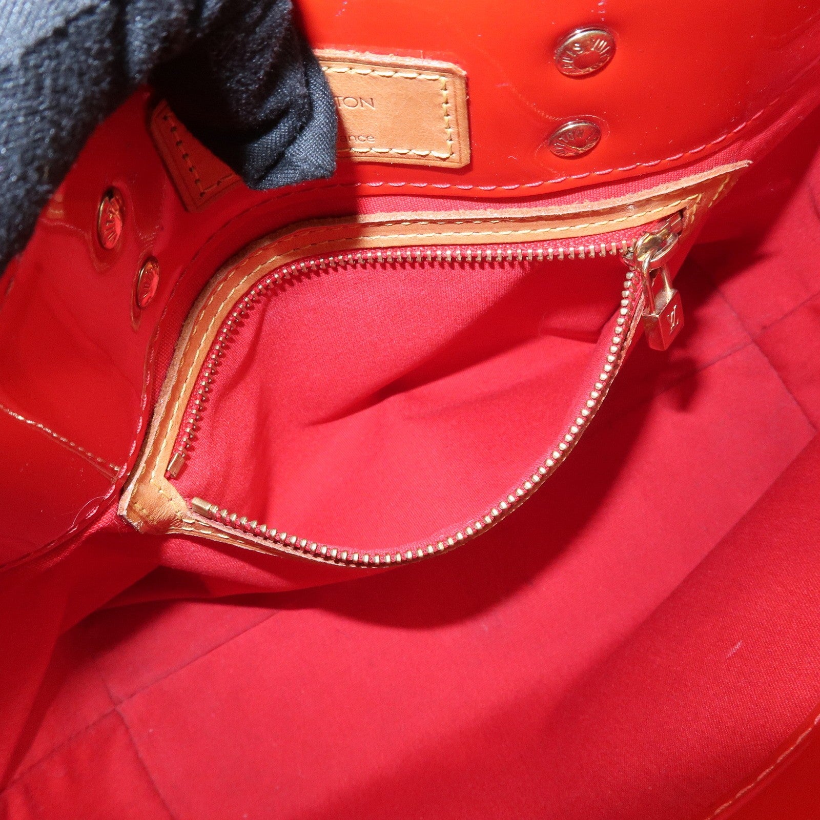Louis Vuitton Hand Bag - Rouge, Vernis Leather