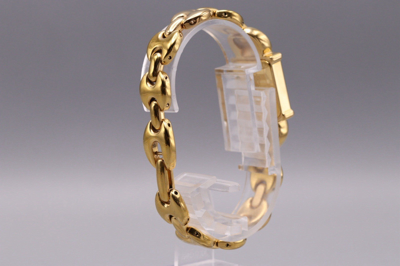 Gucci 1800L Wristwatch - Gold, Stainless Steel- מגיע עם הקופסה והרצועות!