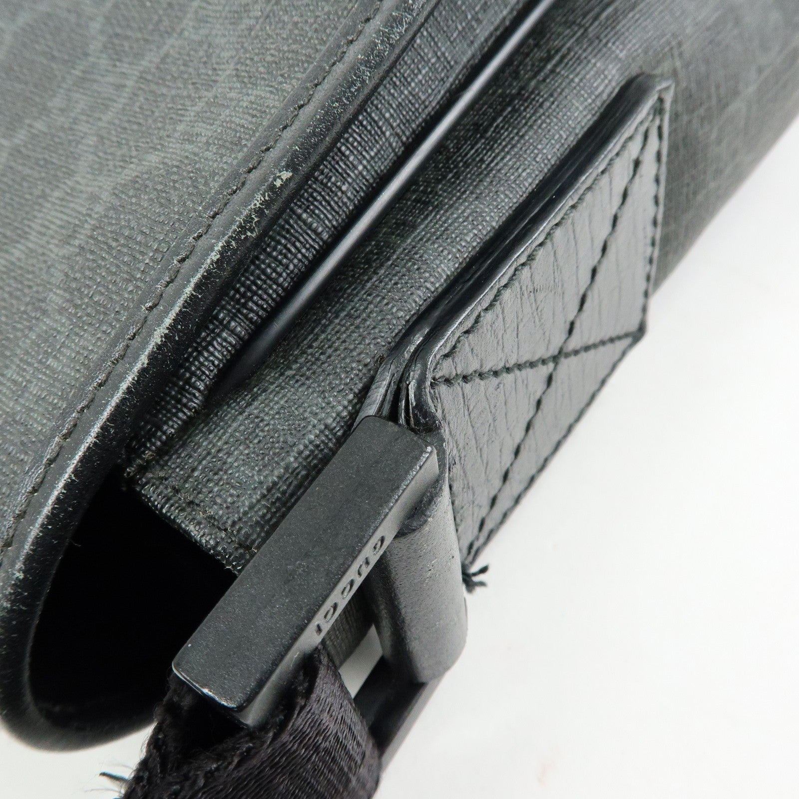 GUCCI GG Supreme Leather Shoulder Bag Crossbody Bag Black
