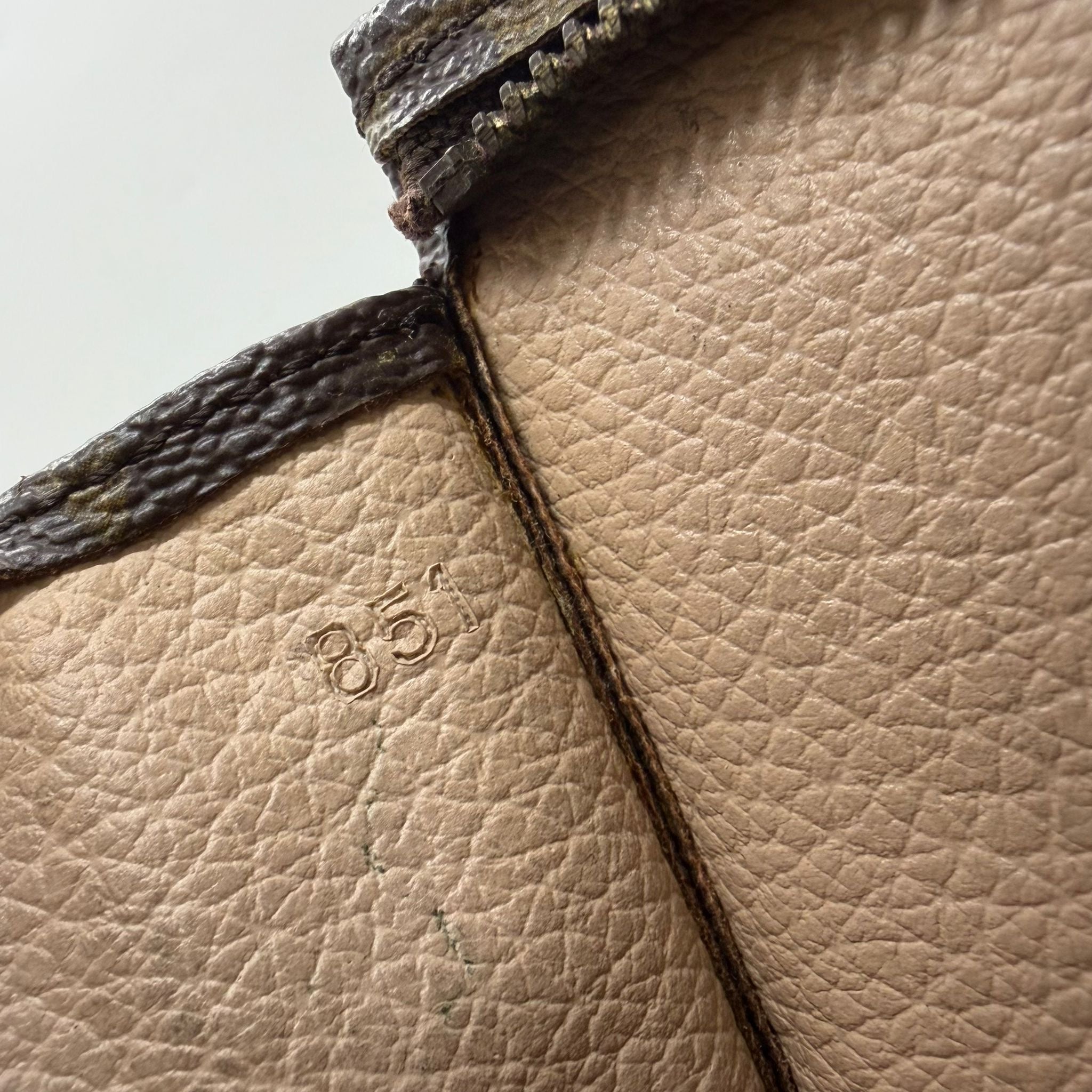 Louis Vuitton Cosmetics Clutch 26