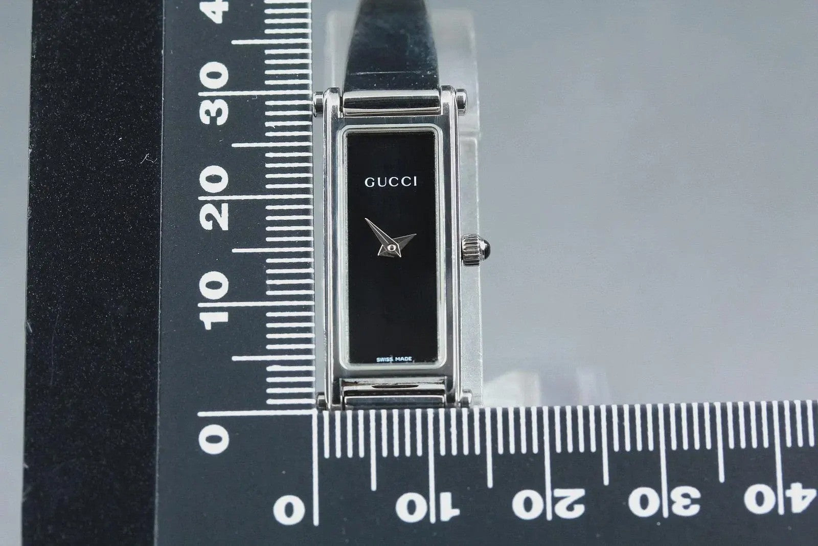 Gucci 1500L Wristwatch - Silver, Stainless Steel