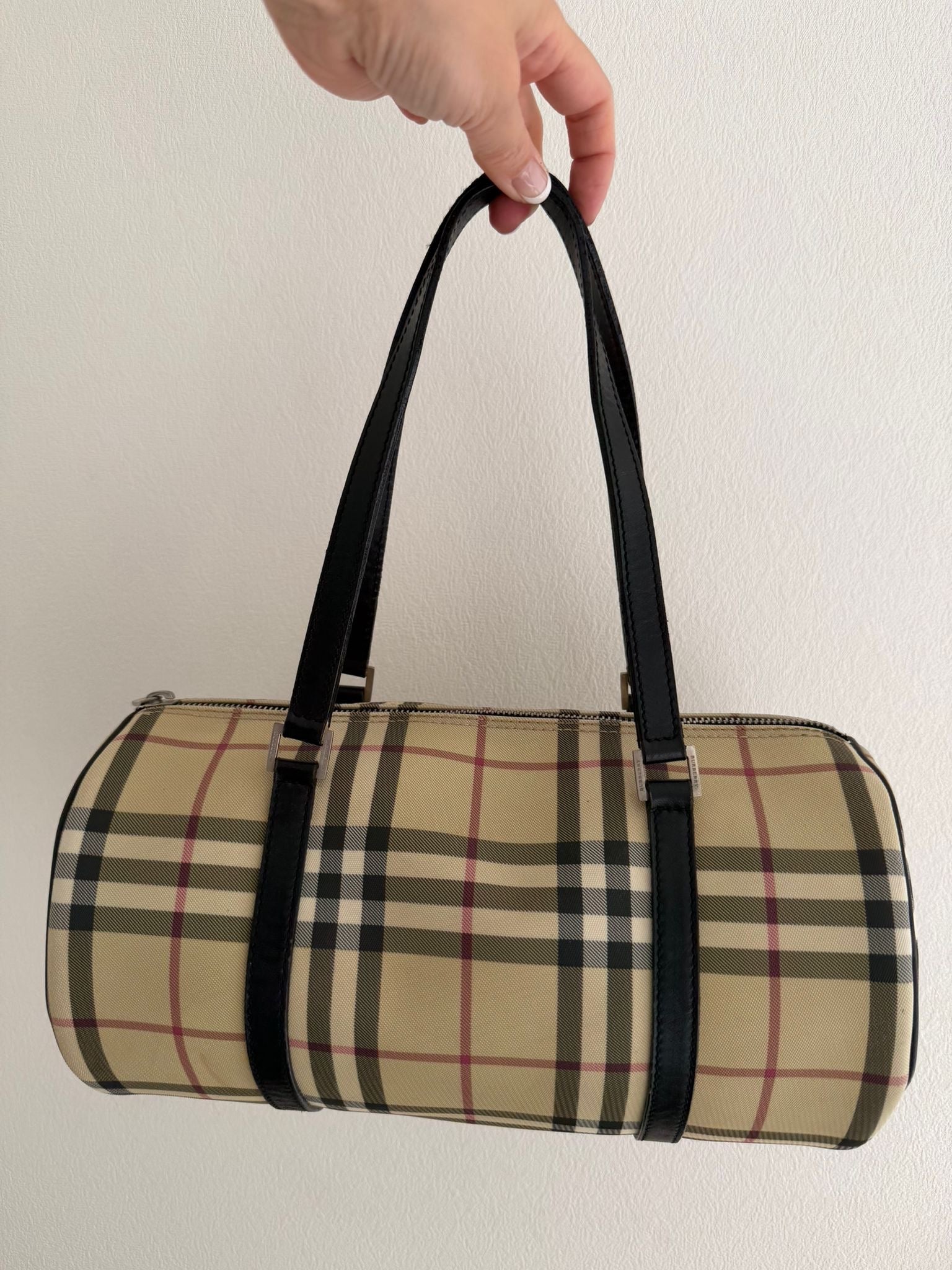 BURBERRY Nova Check Hand Bag- קשה להשגה!