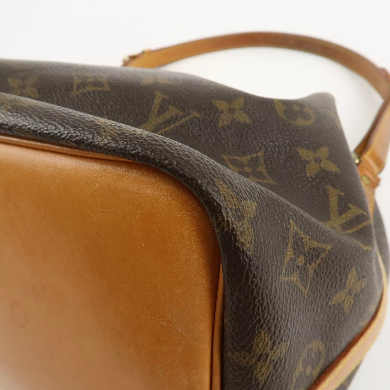 Louis Vuitton Petit Noe bucket Bag