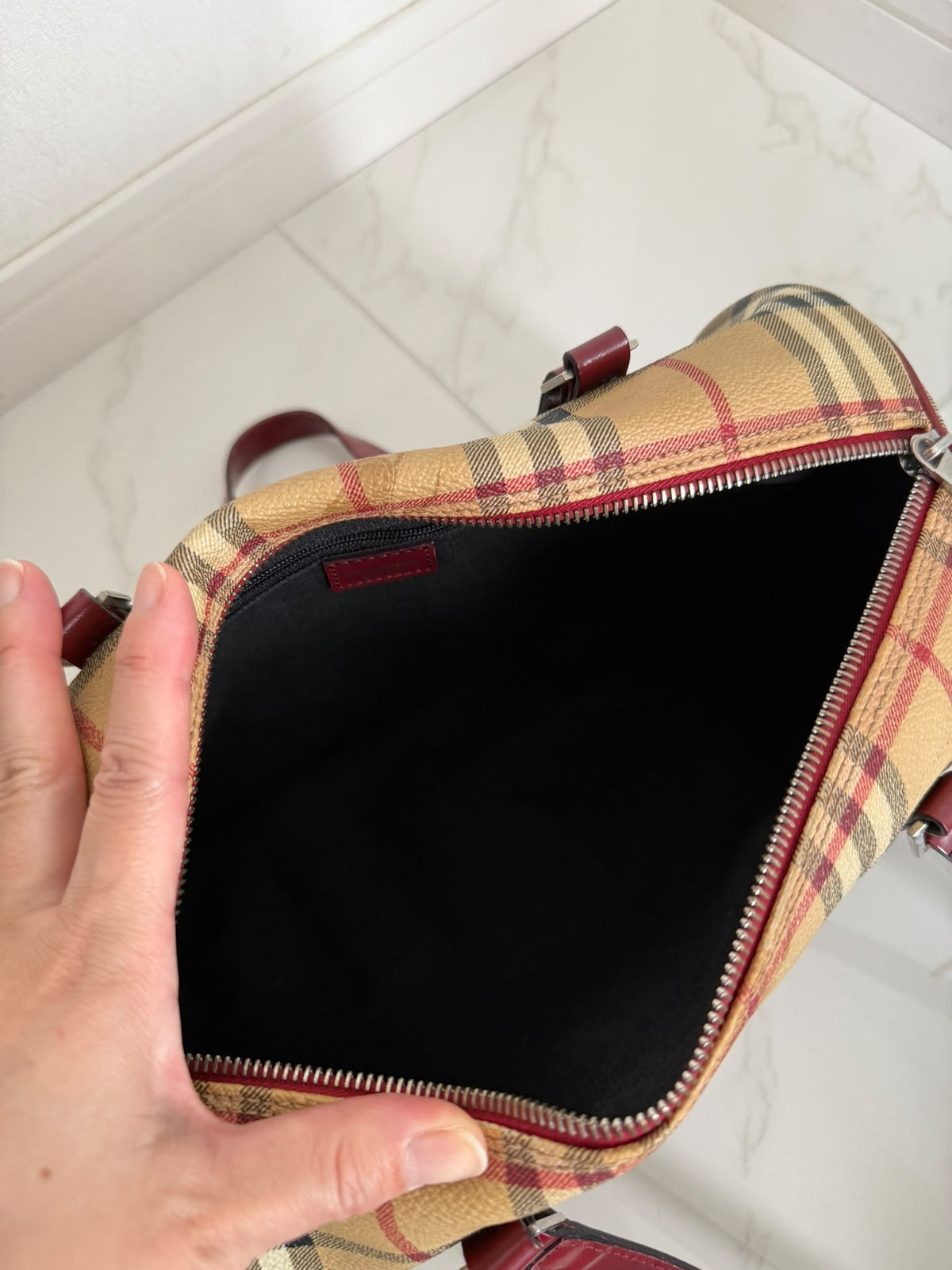 BURBERRY Nova Check Hand Bag- קשה להשגה!