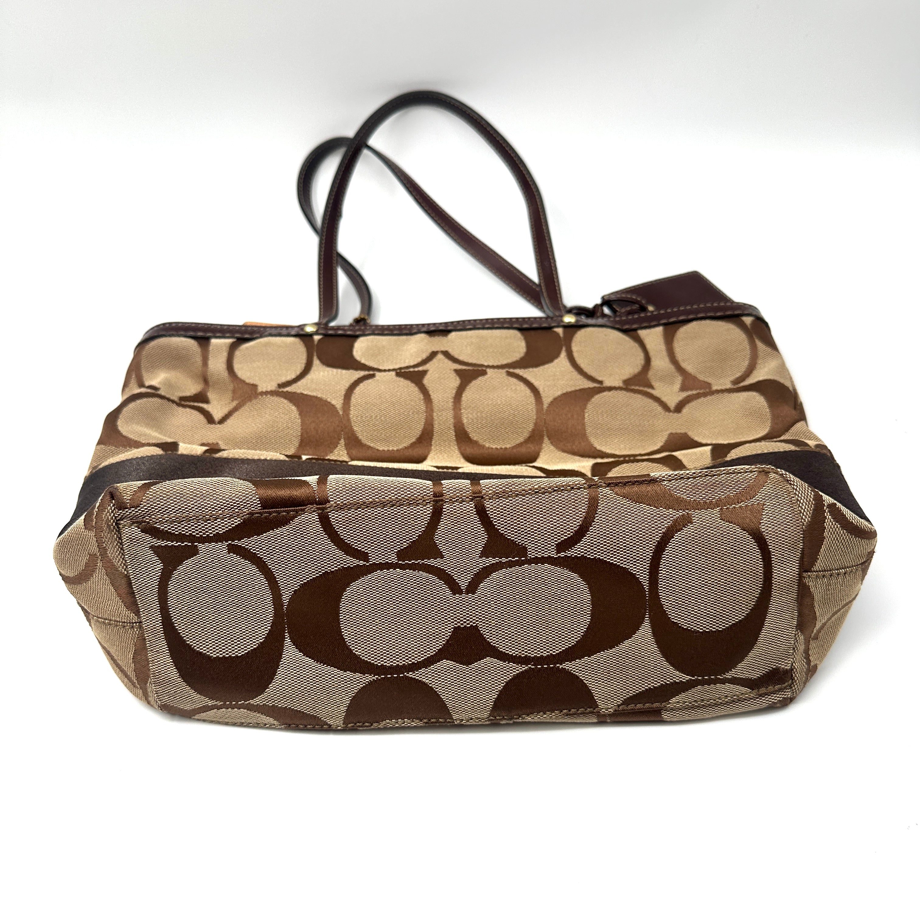 Signature Shoulder Tote Bag