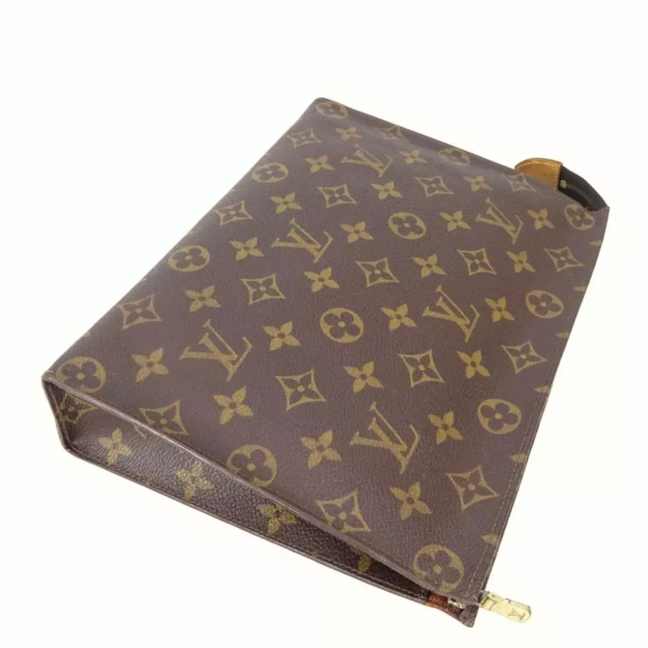 Cosmetic pouch 26