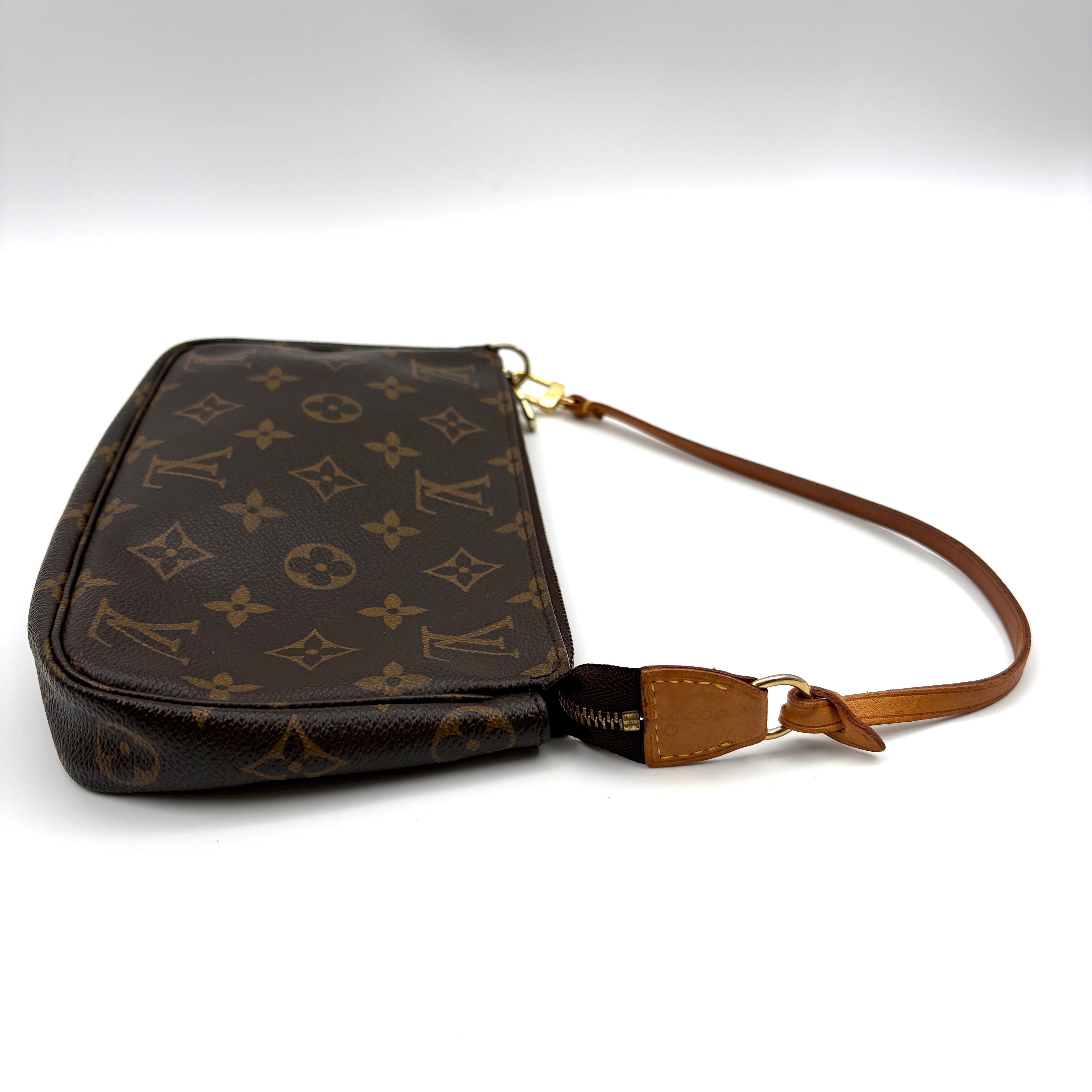 Louis Vuitton Pochette accessoires