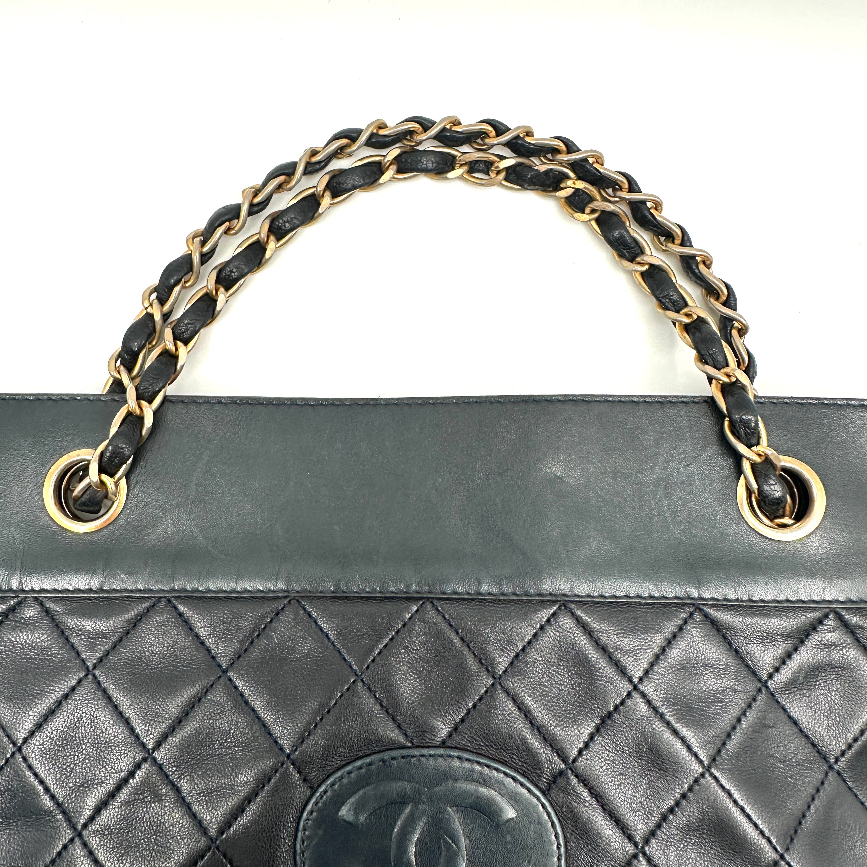 Matelasse Chain Tote Bag Leather Black