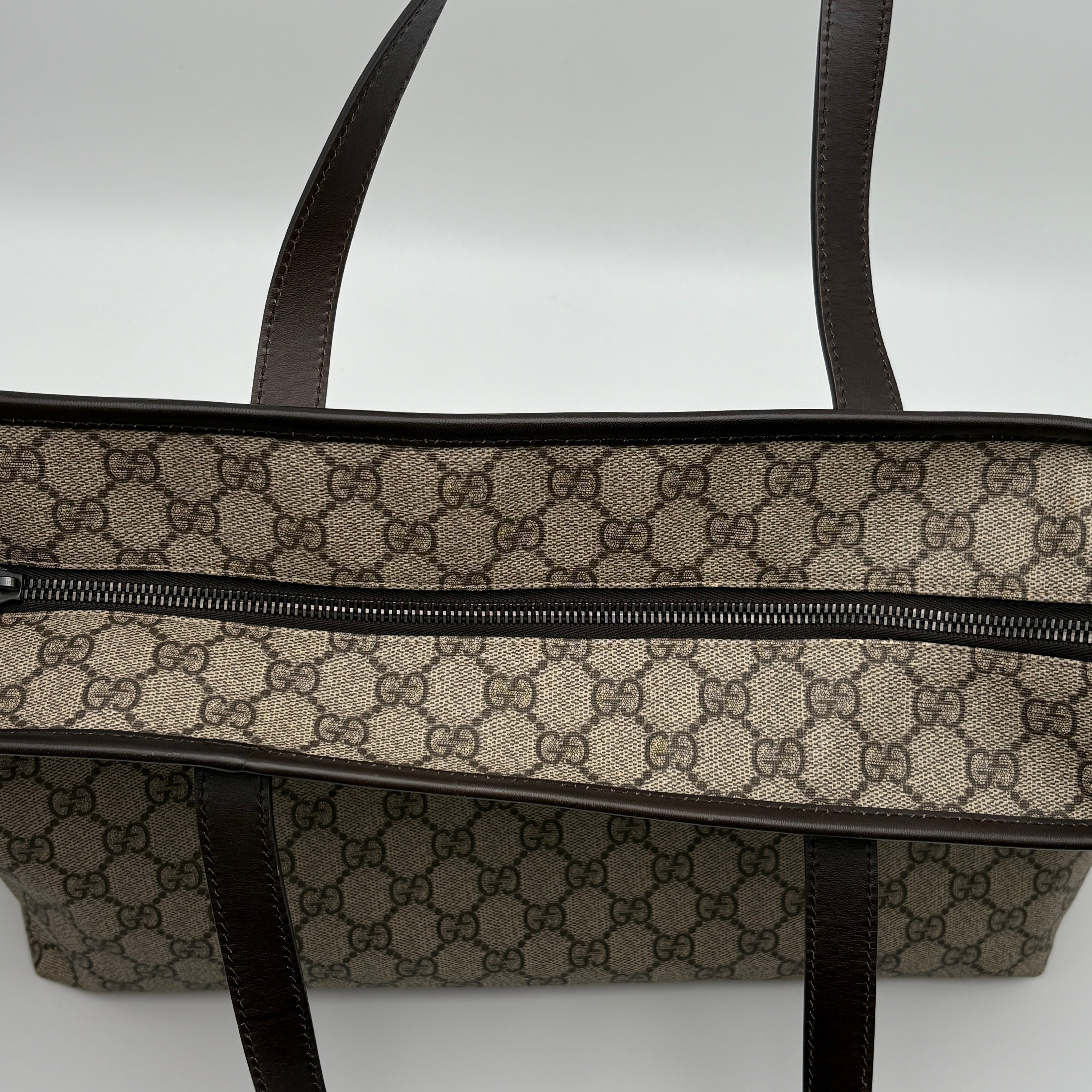 Gucci GG Supreme