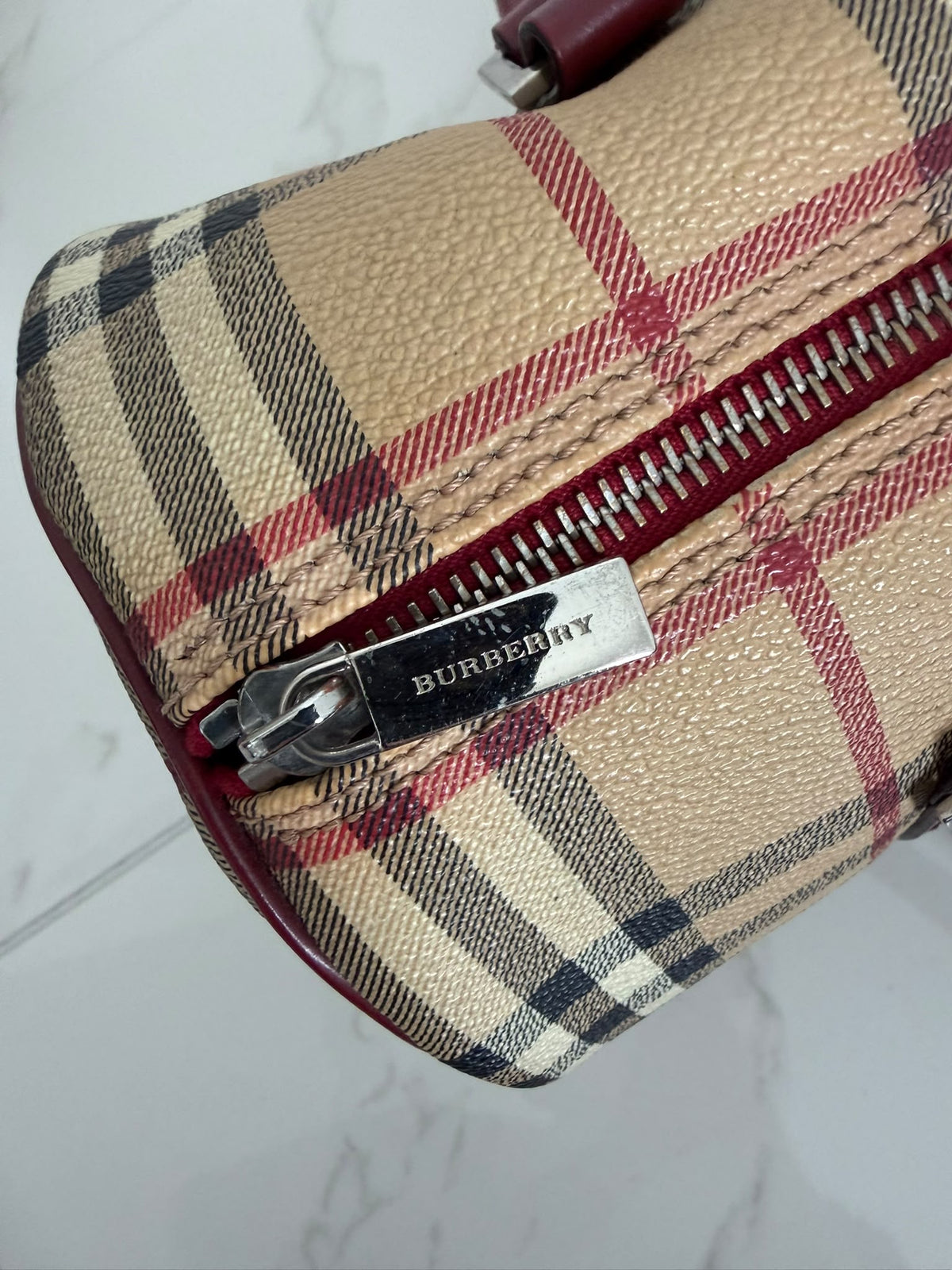 BURBERRY Nova Check Hand Bag- קשה להשגה!
