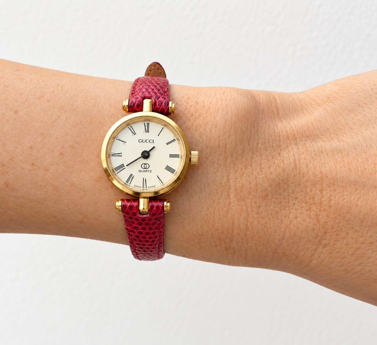 Gucci 2000L Wristwatch - Ivory, Leather