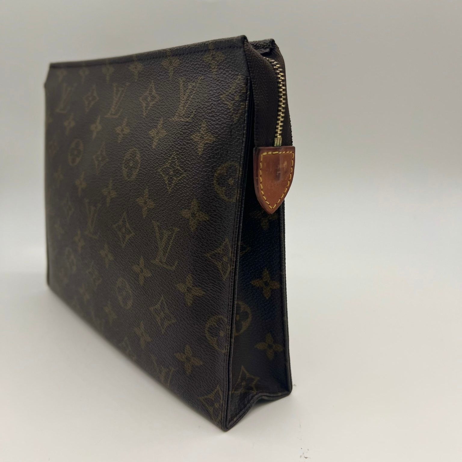 Louis Vuitton Cosmetics Clutch 26