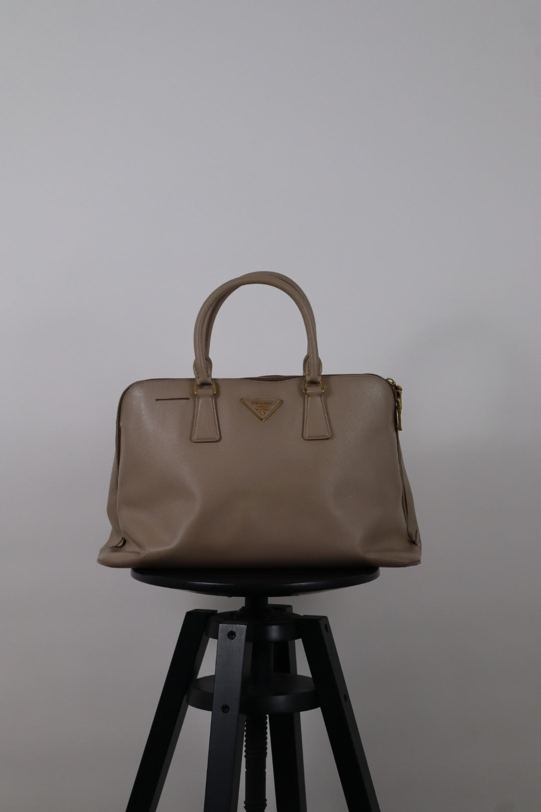 Prada Hand Bag - Greige, Saffiano Leather