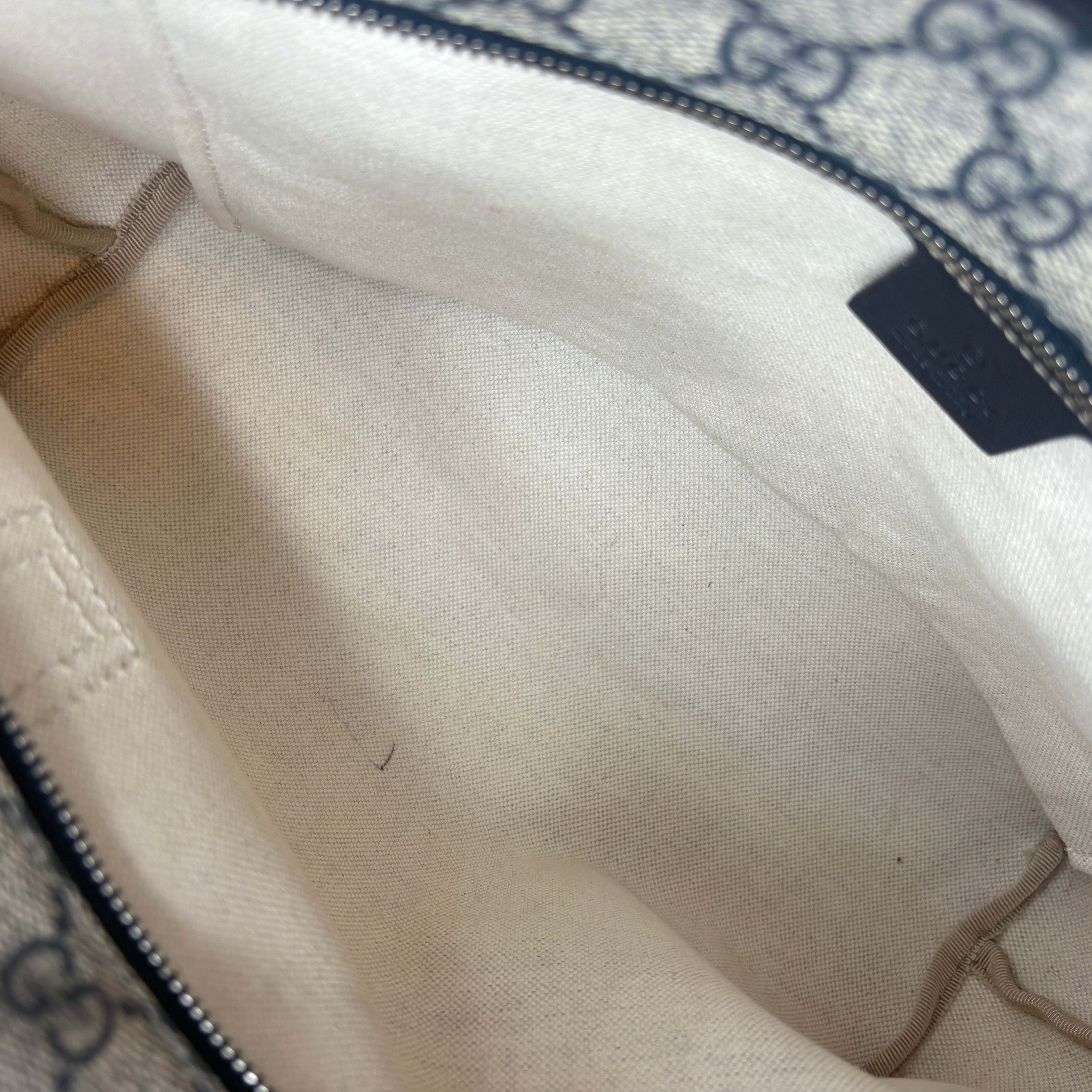 Gucci Supreme Tote bag