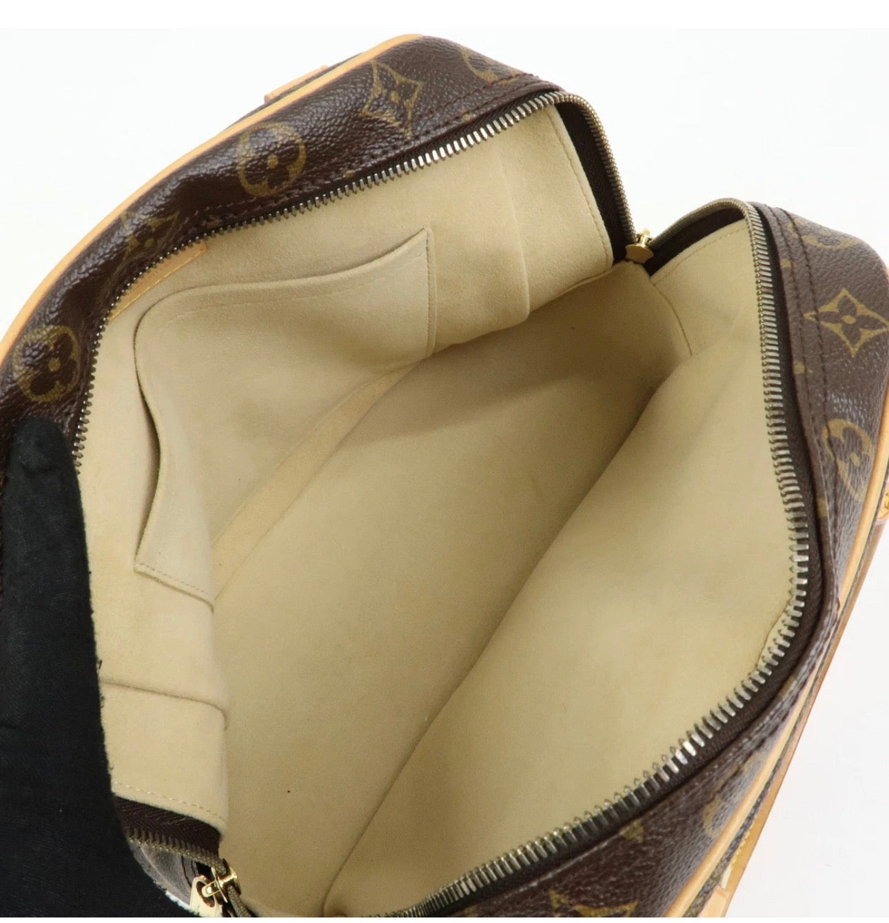 Louis Vuitton Monogram Manhattan PM Hand Bag Brown