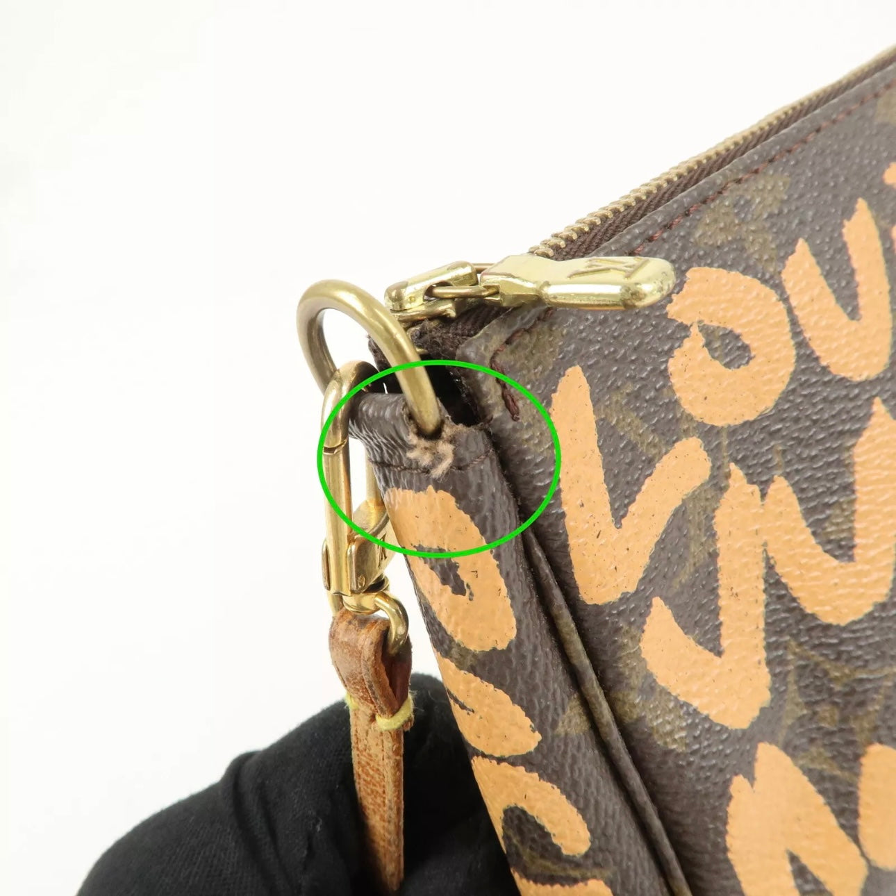 Pochette Accessories Graffiti