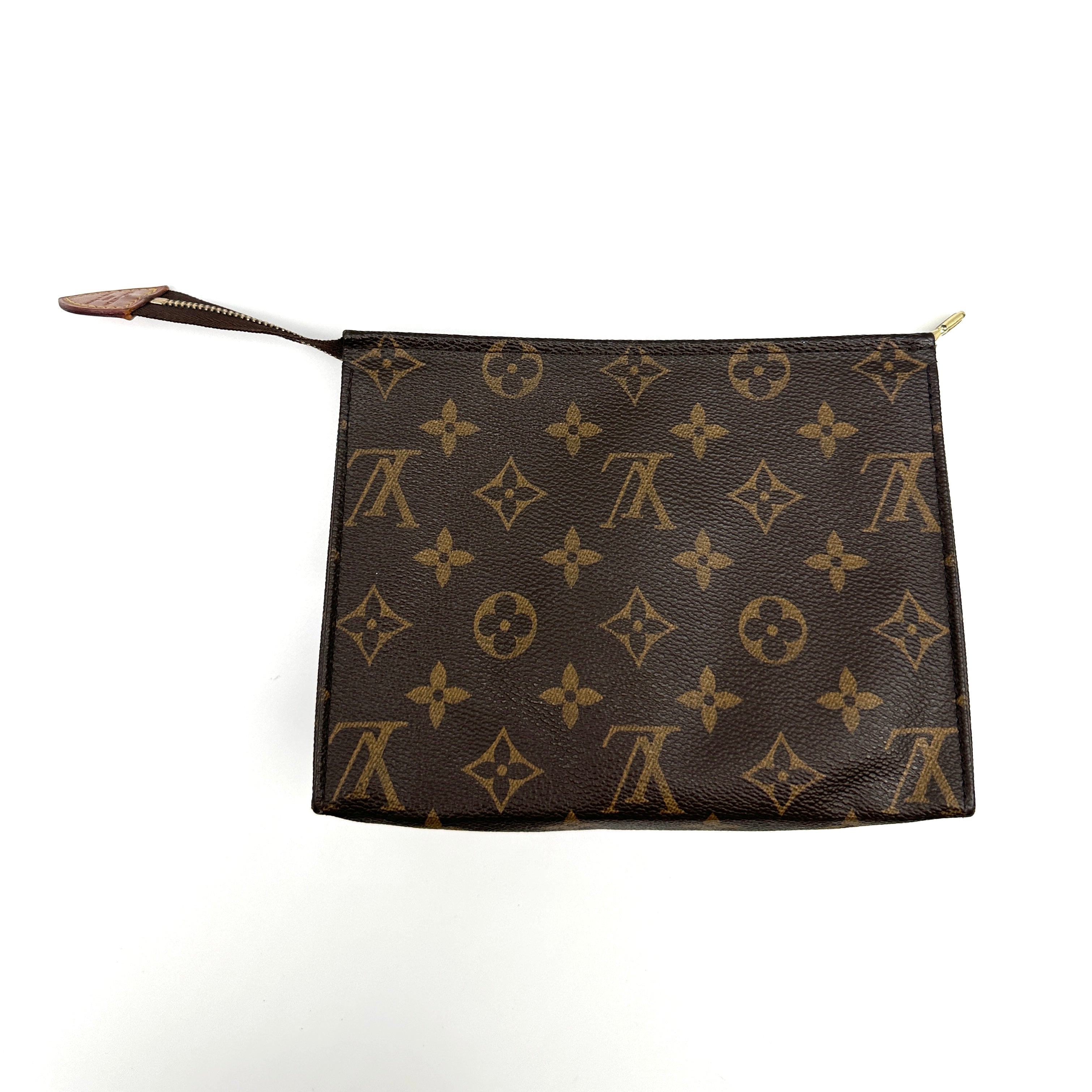 Cosmetics clutch