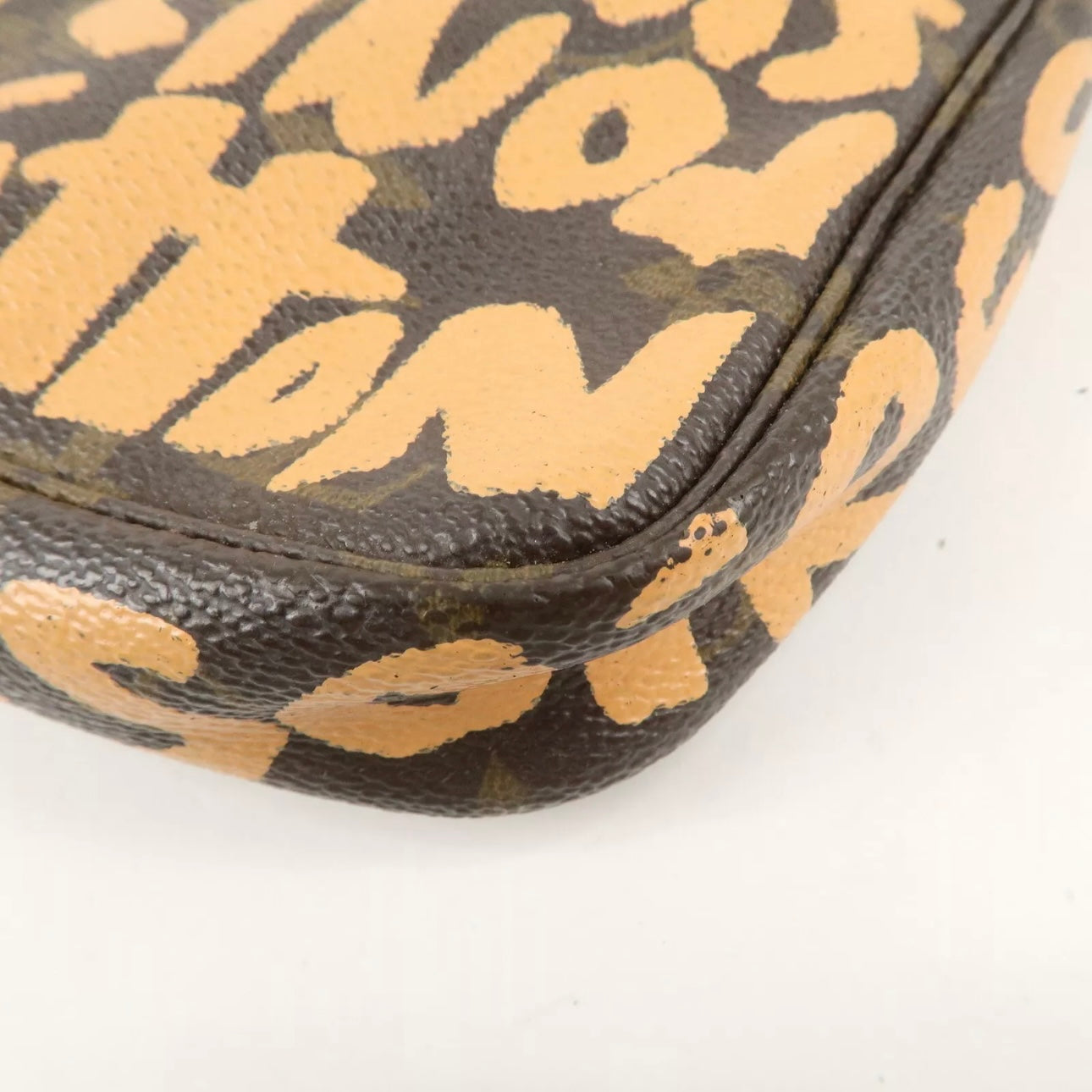 Pochette Accessories Graffiti