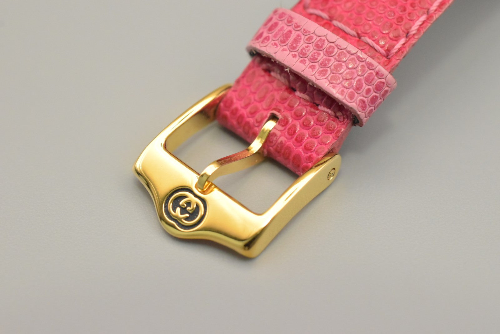 Gucci 6300L Wristwatch - White, Gold-Plated Base Metal