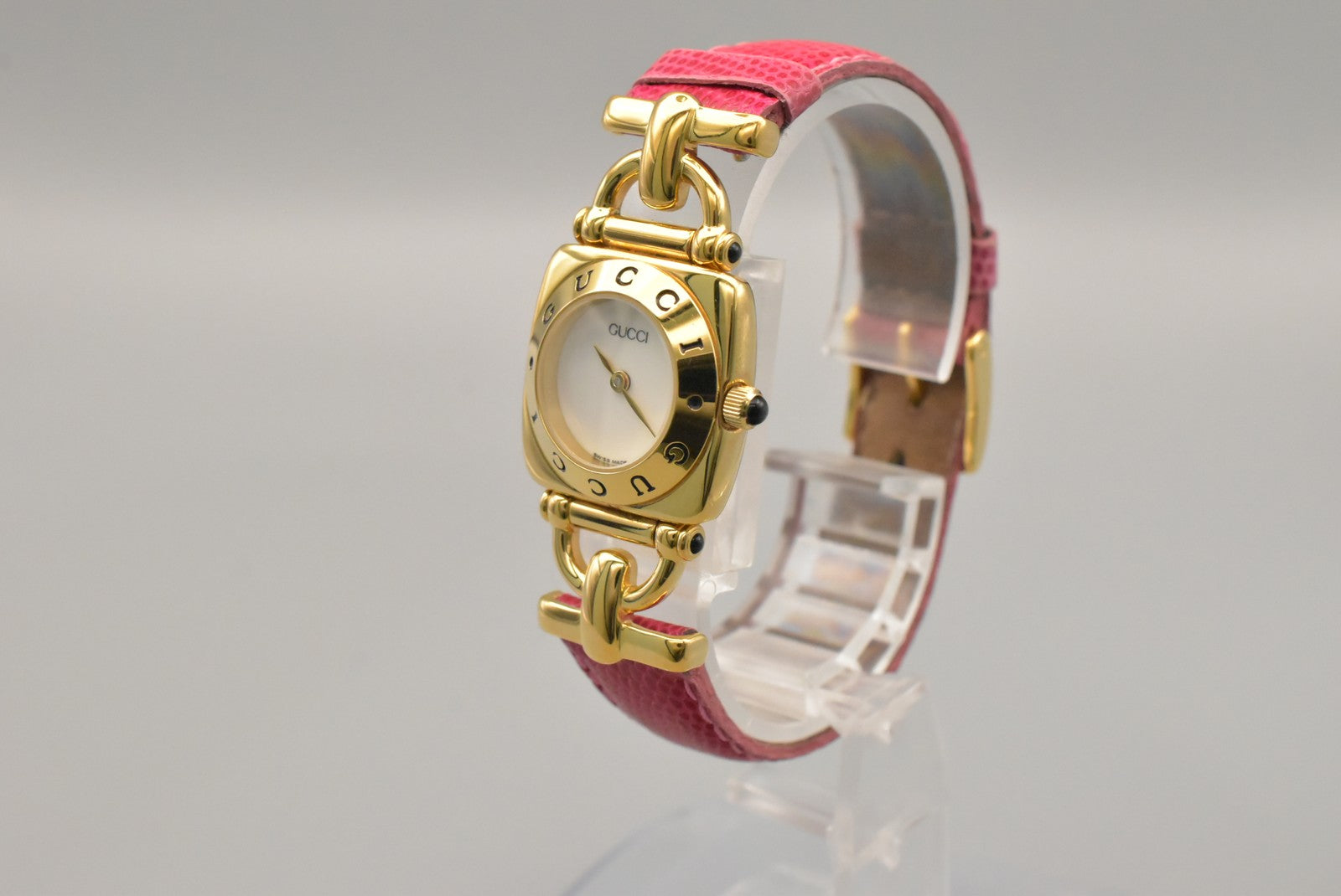 Gucci 6300L Wristwatch - White, Gold-Plated Base Metal