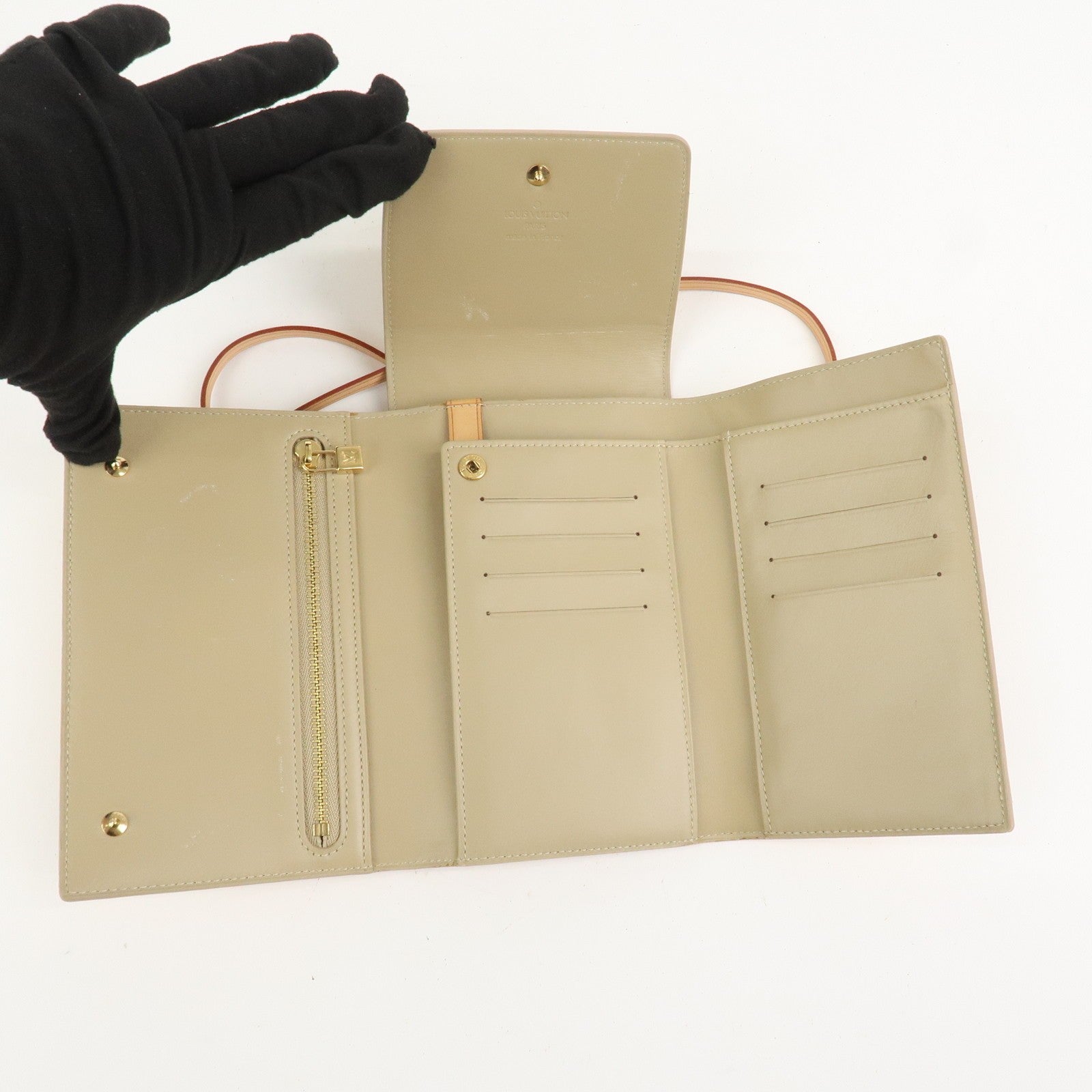 Louis Vuitton Shoulder Bag - Beige, Vernis Leather