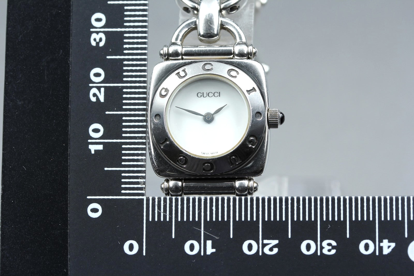 Gucci 6400L Wristwatch - Silver, Stainless Steel