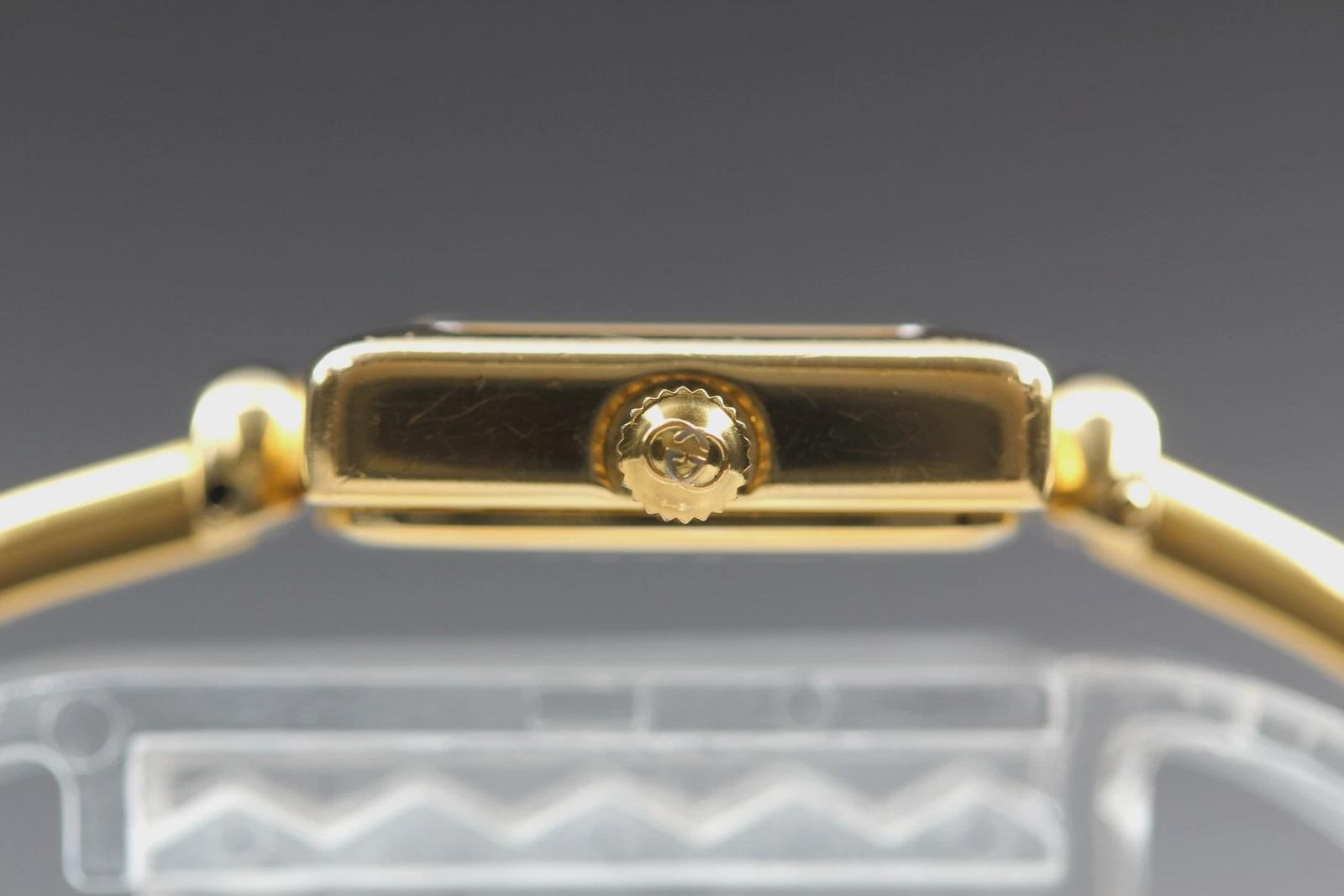 Gucci 1900L Wristwatch - Gold, Stainless Steel