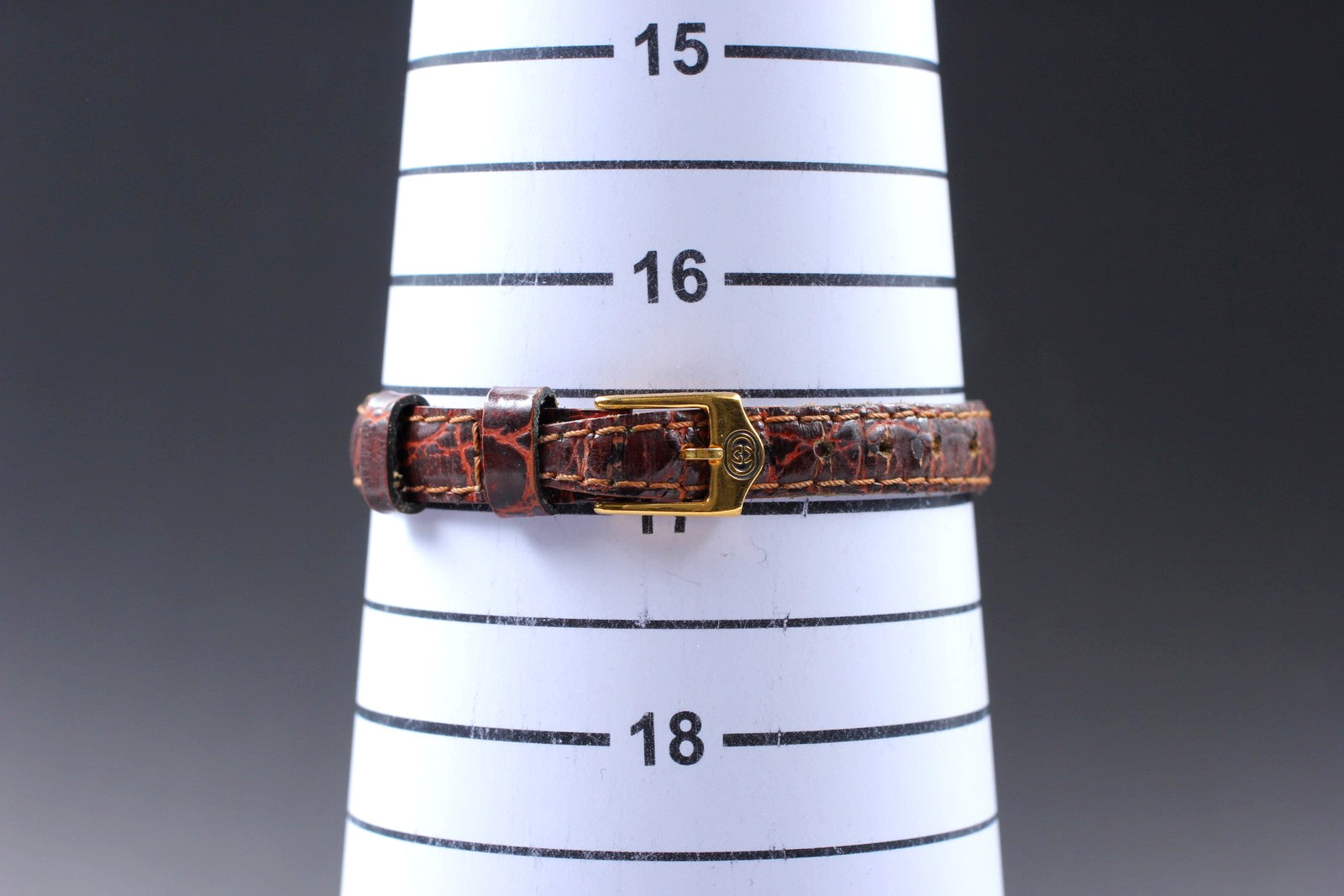 Gucci 2000L Wristwatch - Ivory, Leather