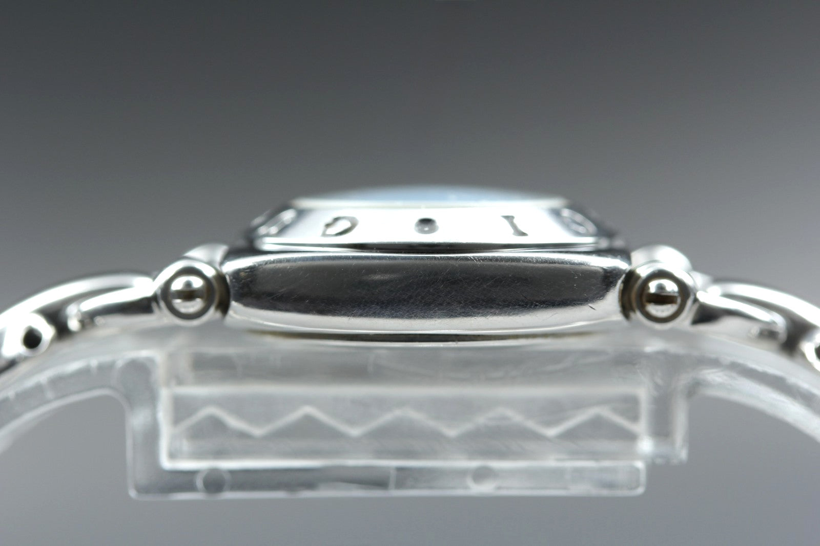 Gucci 6400L Wristwatch - Silver, Stainless Steel