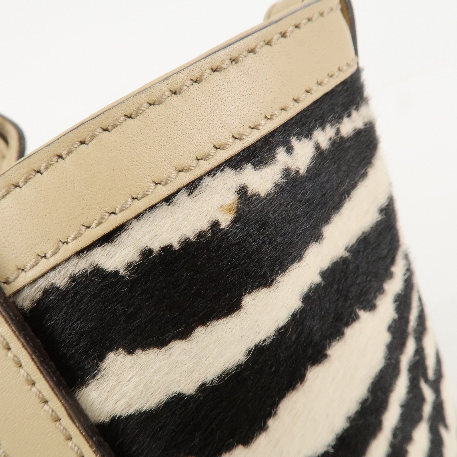 Gucci Tote Bag - Beige, Black, Haraco Leather