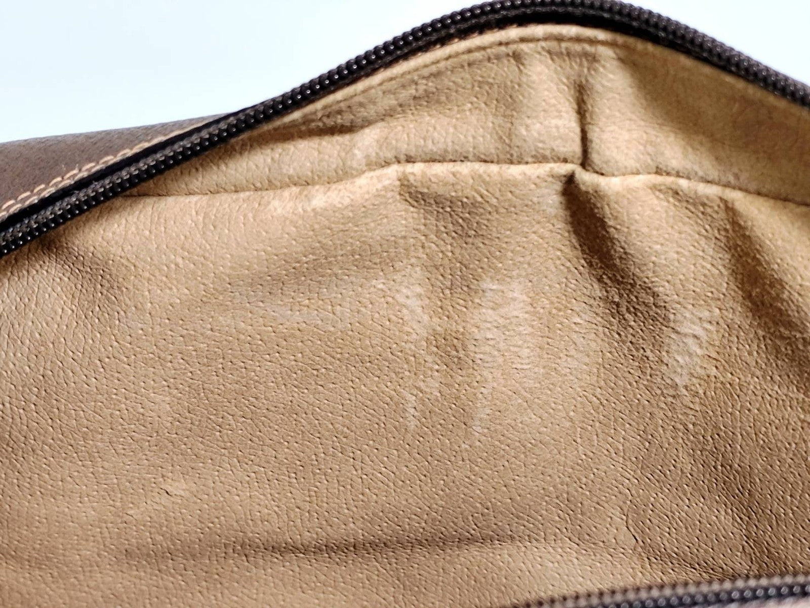 Gucci GG Supreme Clutch - Beige, PVC Leather