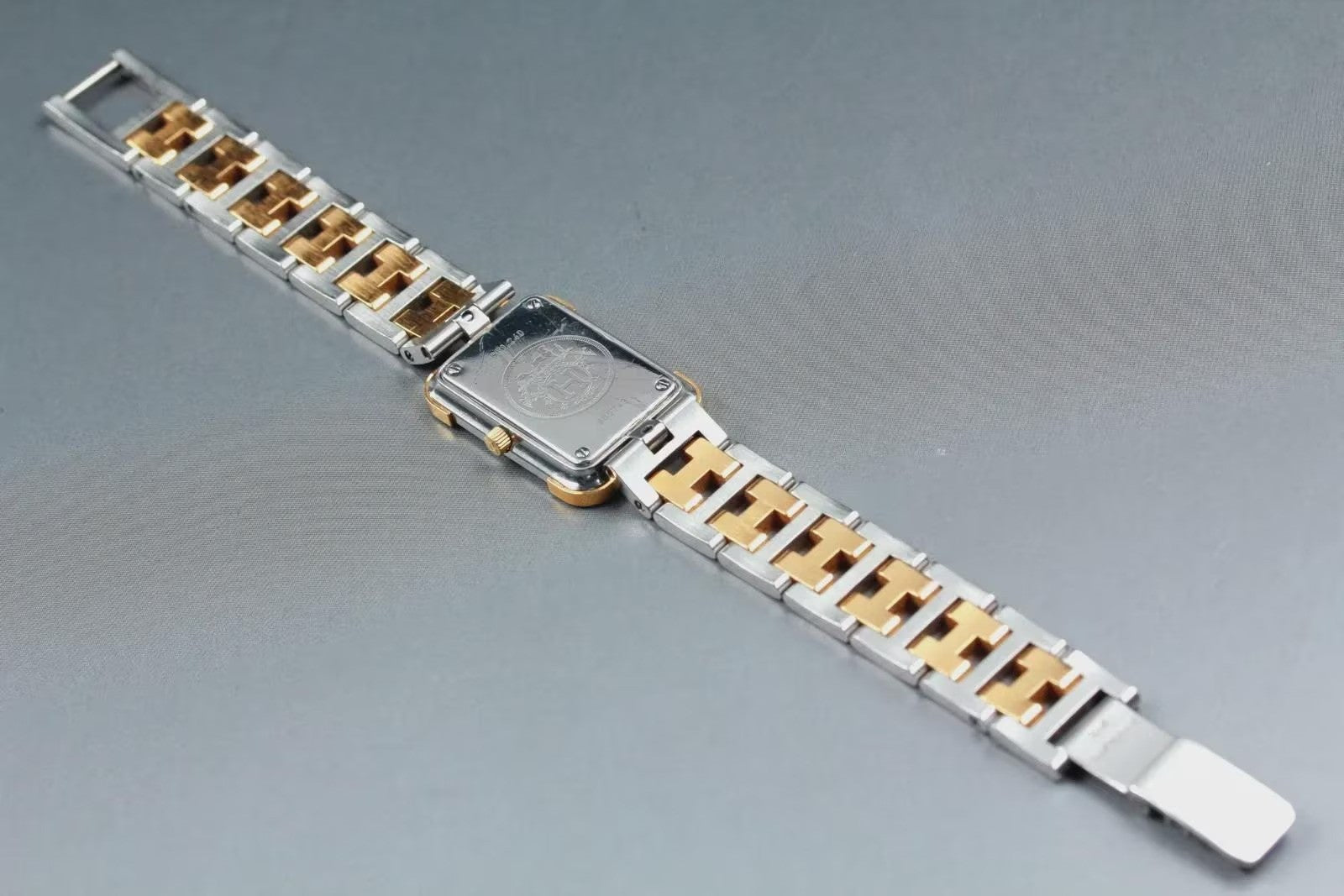 Hermès Croisiere CR1.240 Watch - Gold, Stainless Steel