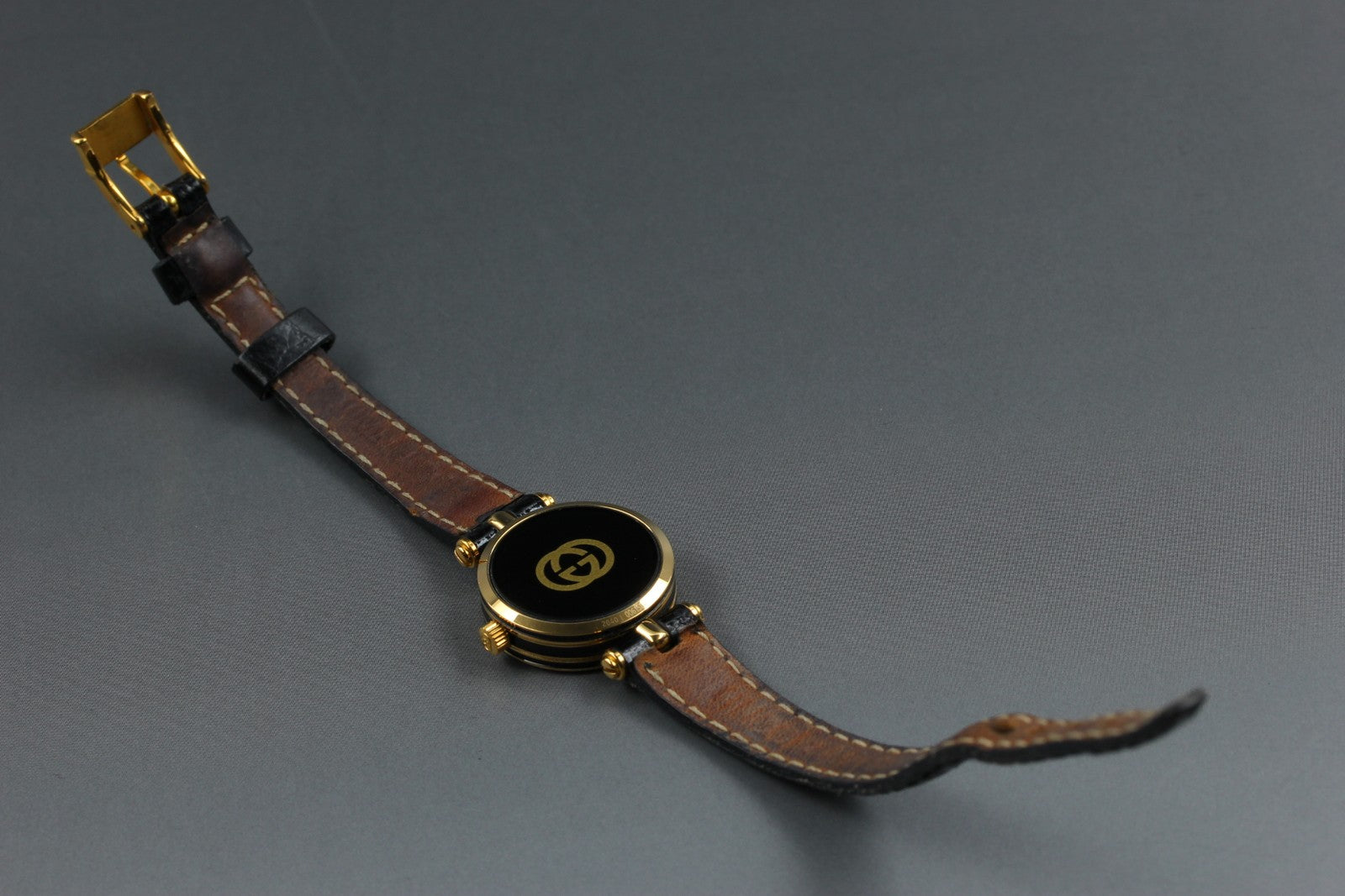 Gucci 2000L Wristwatch - Black and Gold, Leather and Stainless Steel