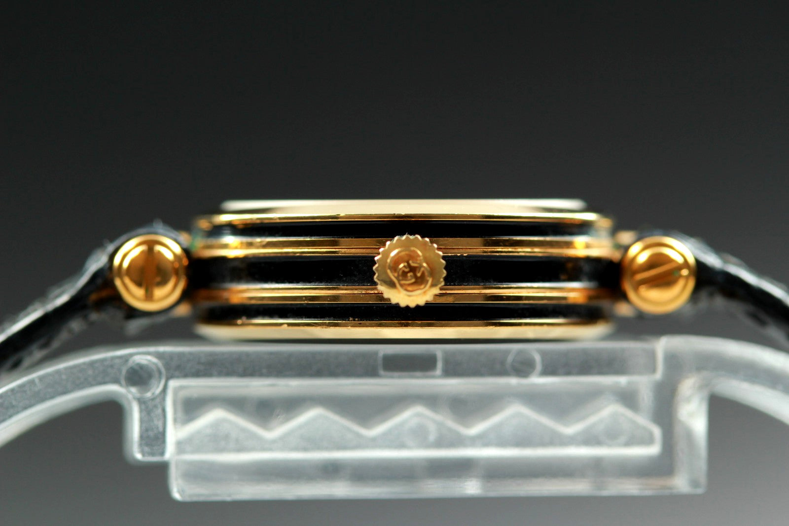 Gucci 2000L Wristwatch - Black, Leather 