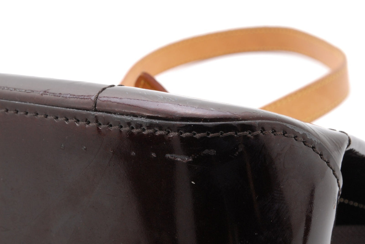 Louis Vuitton Rosewood Avenue Shoulder Handbag - Amarante, Vernis Leather