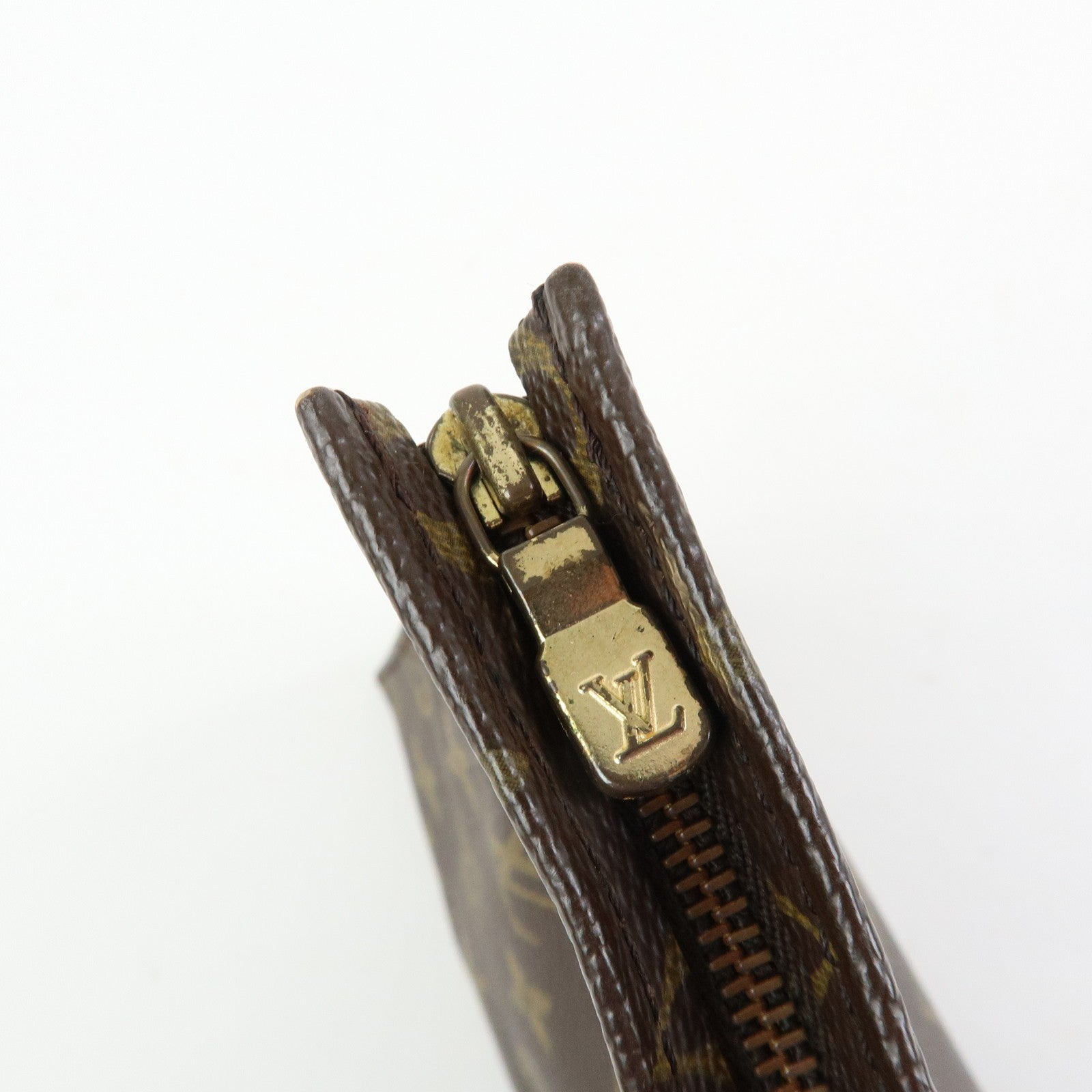 Louis Vuitton Cosmetics Clutch 26