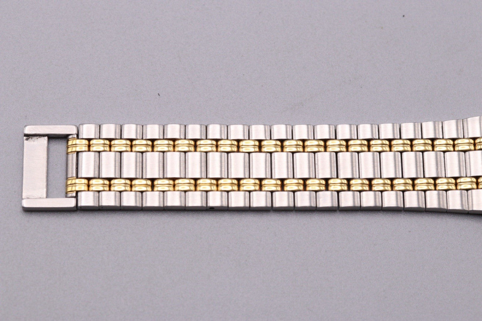 Gucci 9000M Wristwatch - Gold, Silver, Stainless Steel