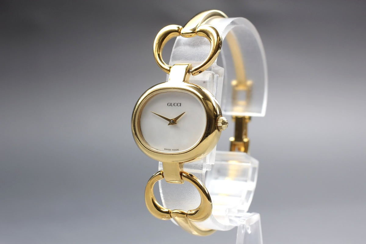 Gucci 1600 Wristwatch - Gold, Stainless Steel