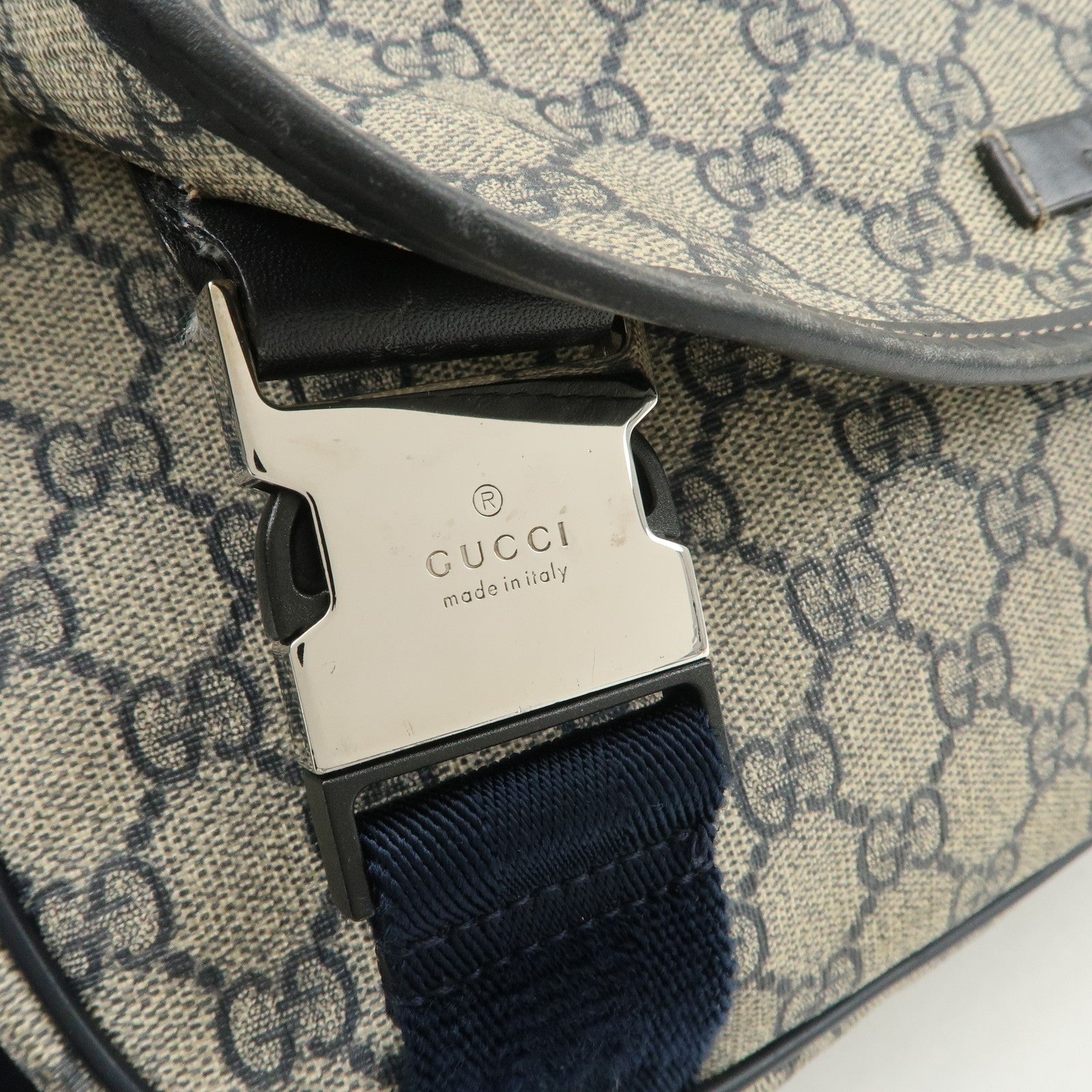 Gucci Shoulder Bag - Beige Navy, GG Supreme