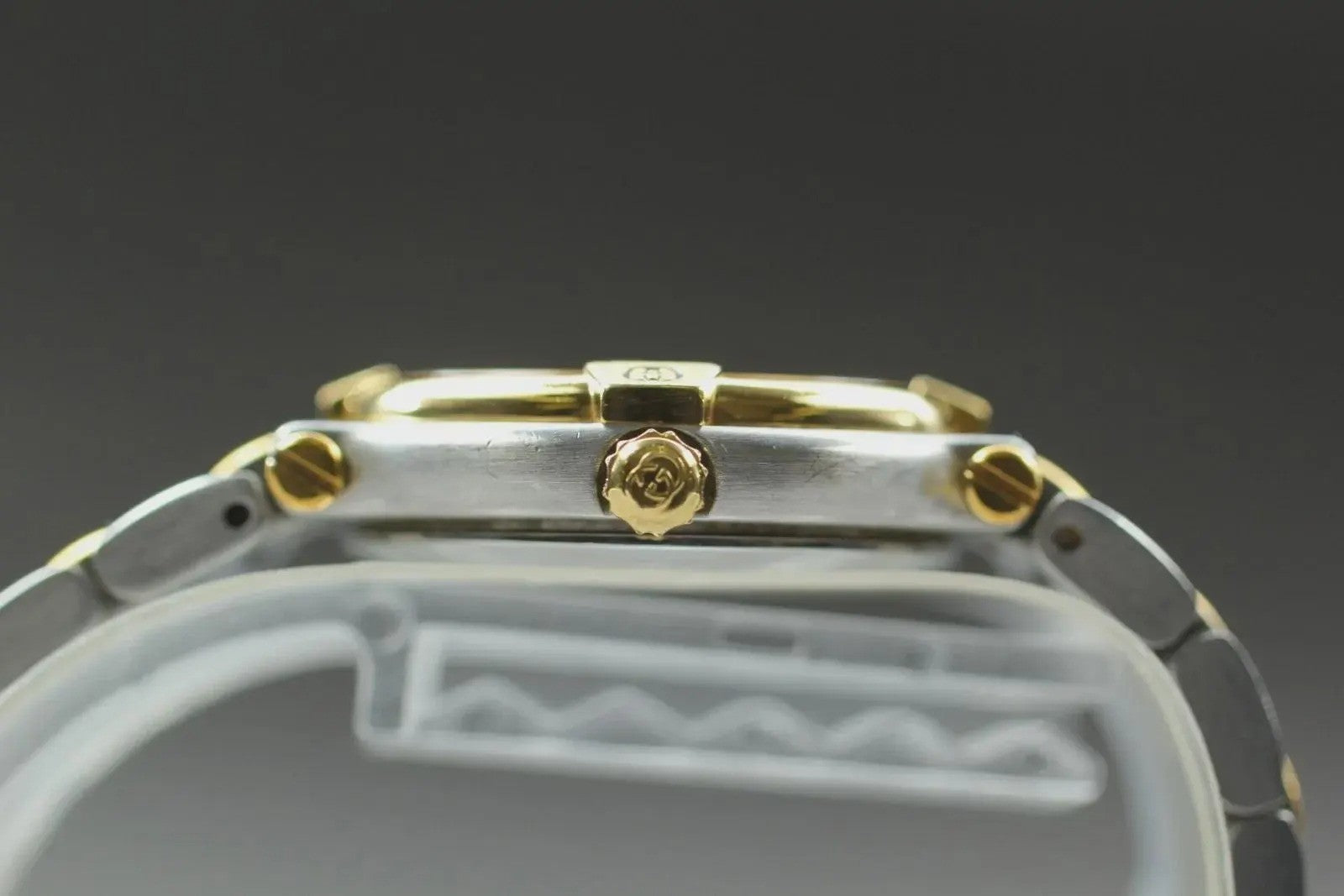 Gucci 9000L Wristwatch - Gold, Stainless Steel 