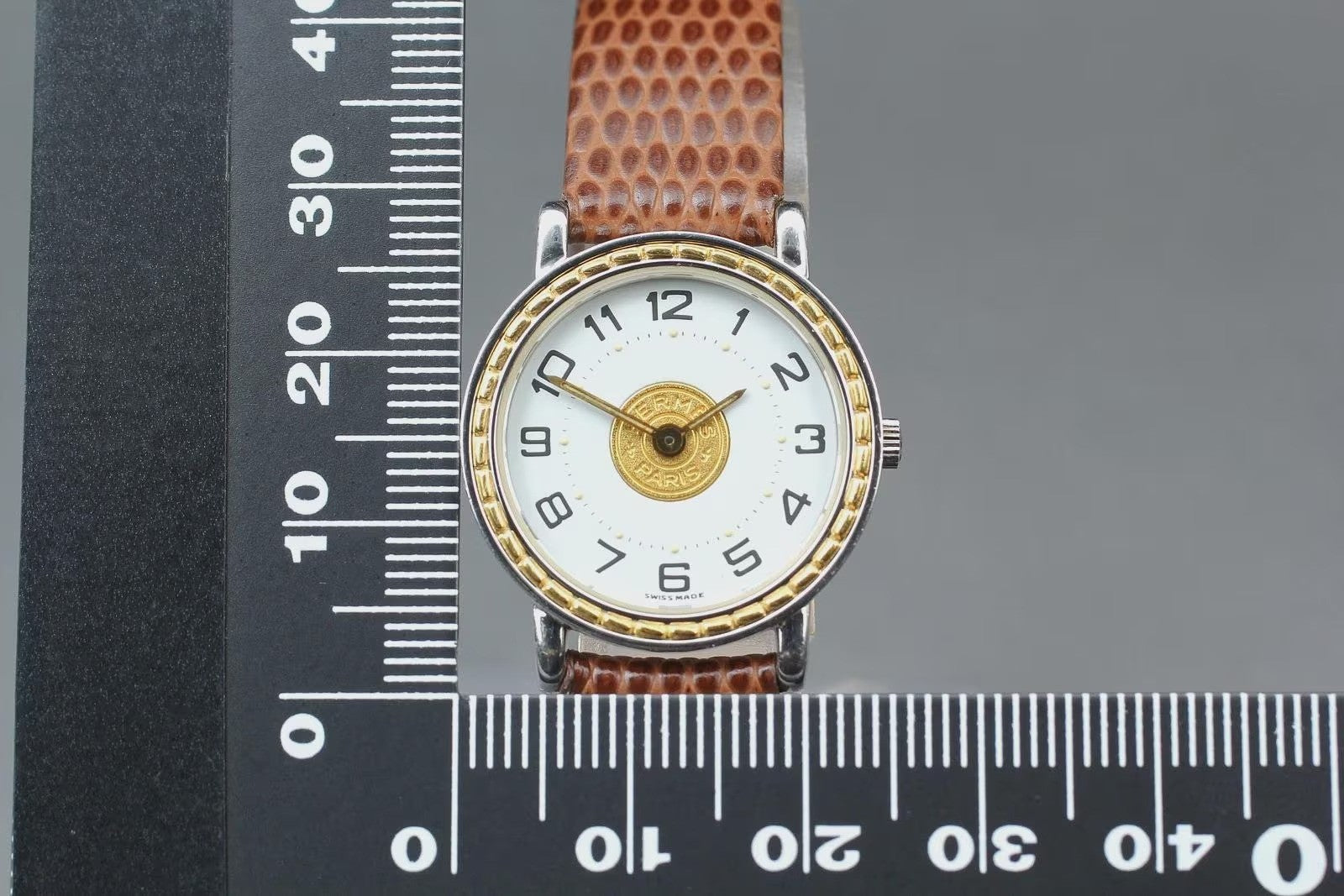 Hermès Serie Wristwatch - Gold White, Stainless Steel