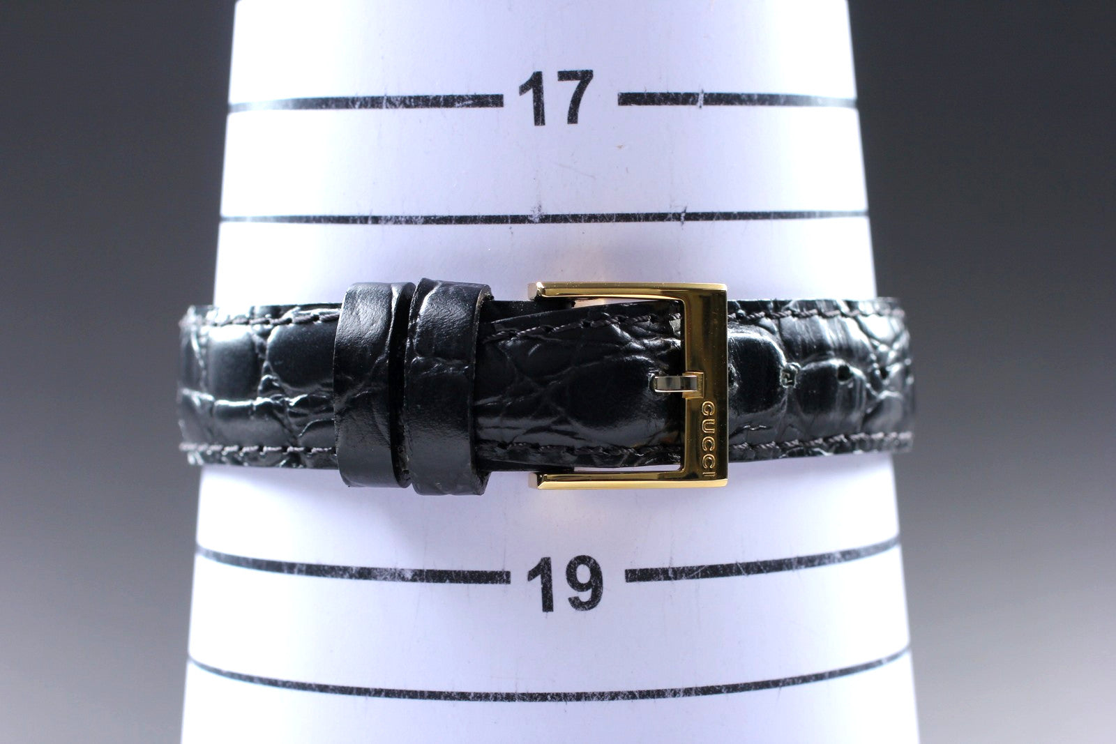 Gucci 2040M Wristwatch - Gold Black, Stainless Steel