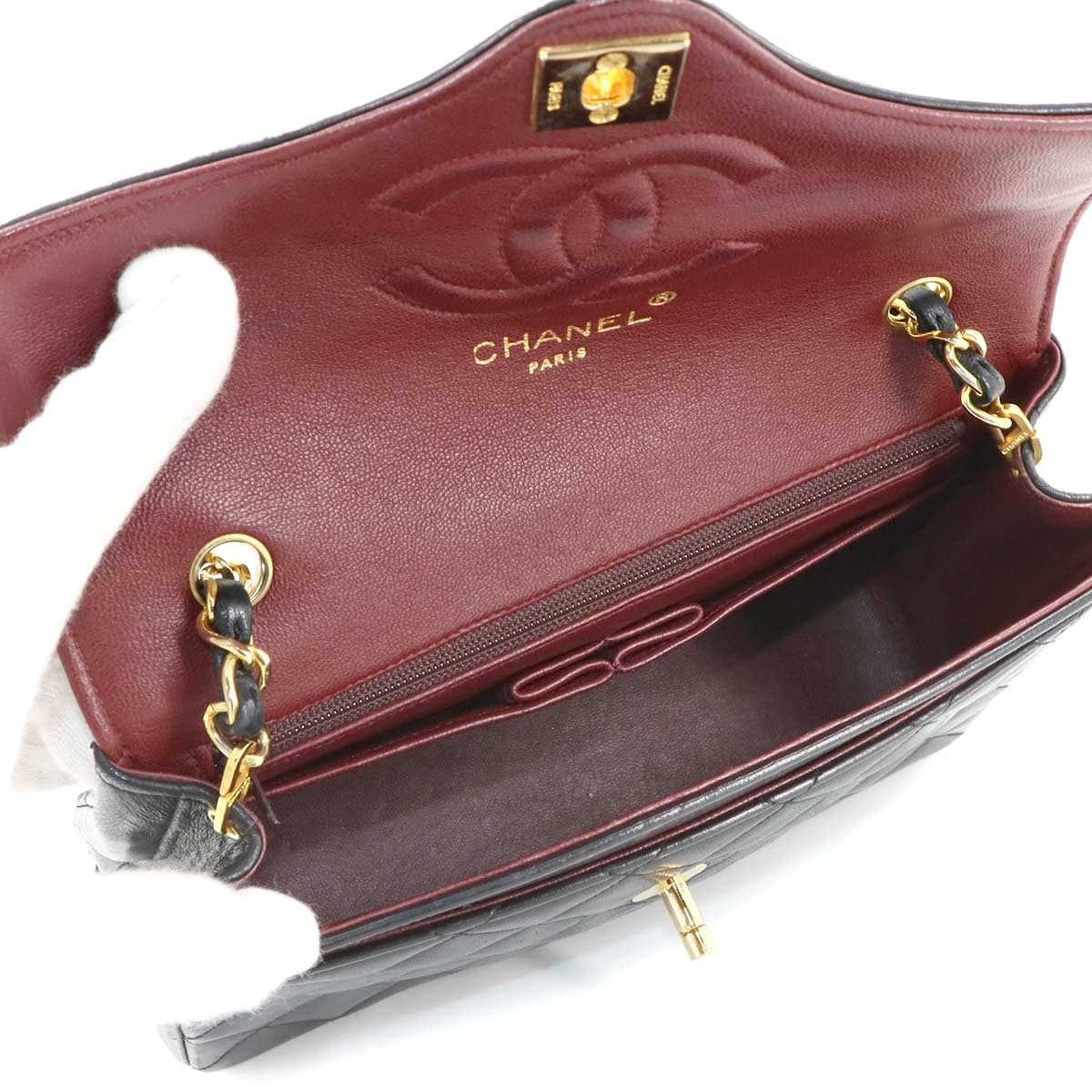 CHANEL Matelasse Chain Shoulder Bag - Black, Leather