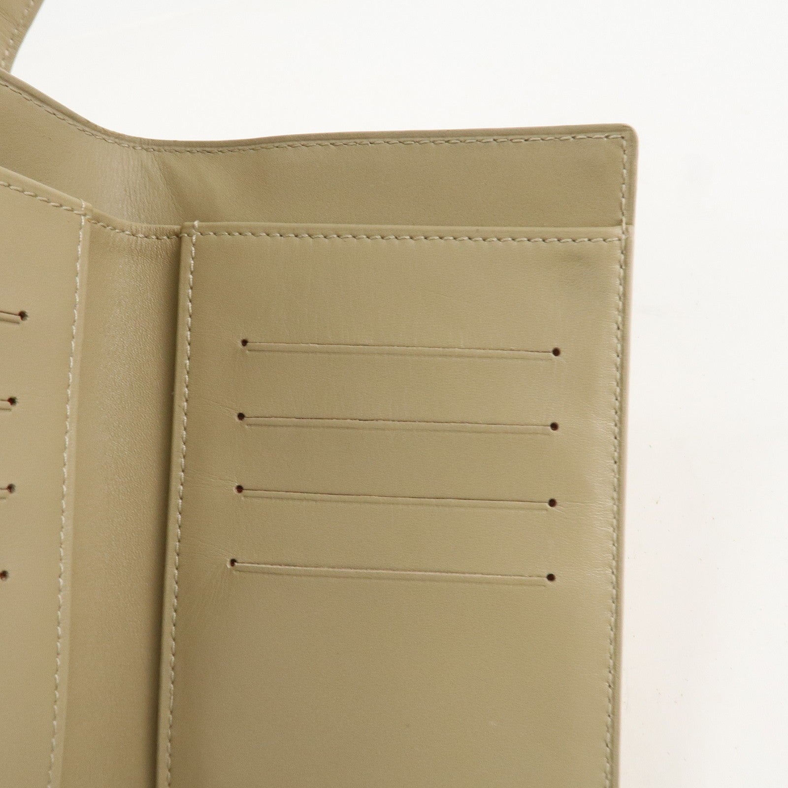 Louis Vuitton Shoulder Bag - Beige, Vernis Leather