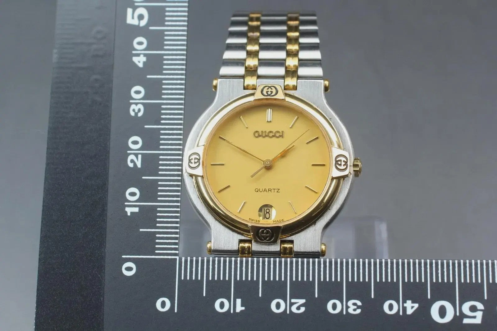 Gucci 9000M Watch - Gold, Stainless Steel