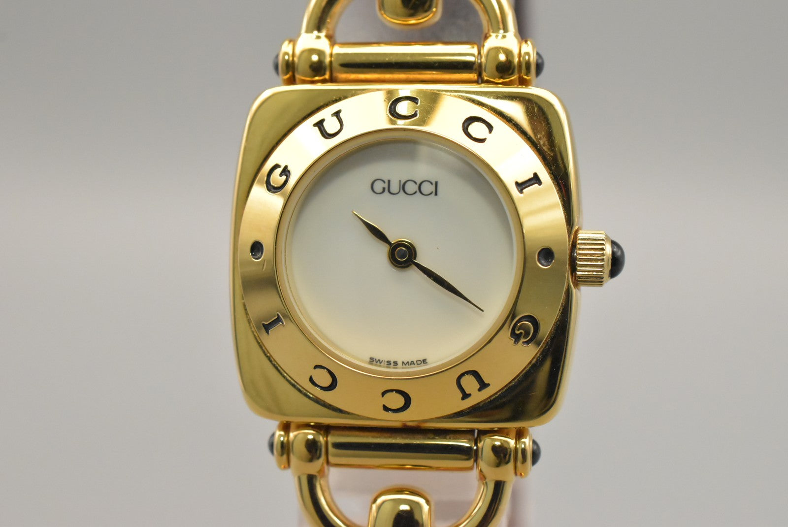 Gucci 6300L Wristwatch - White, Gold-Plated Base Metal