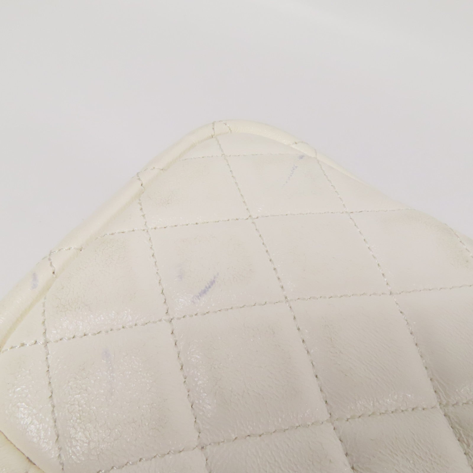 CHANEL Kinsaku Handbag - White, Cowhide Leather