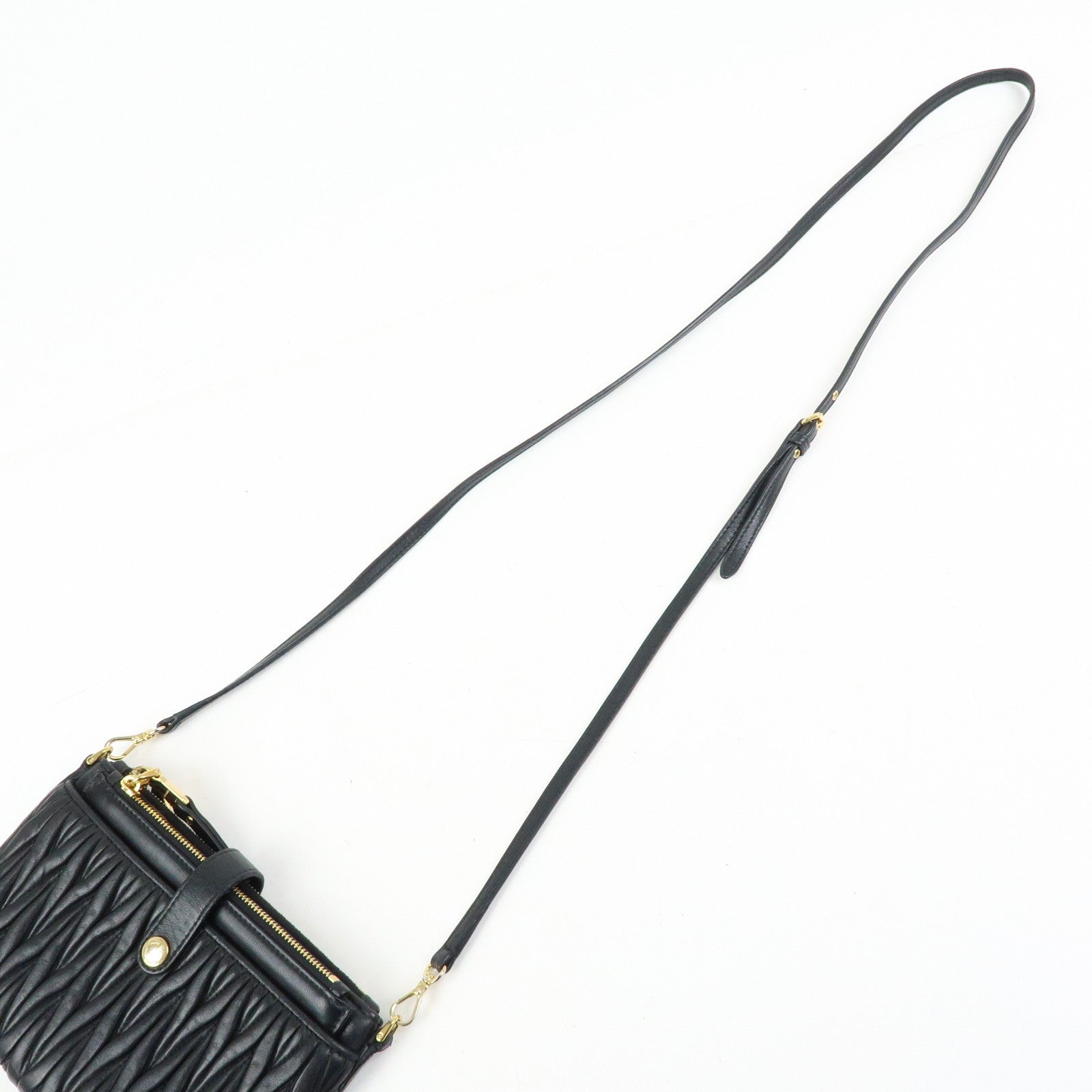 Miu Miu Matelasse Leather Gathered Shoulder Bag - Black, Leather שני חלקים!